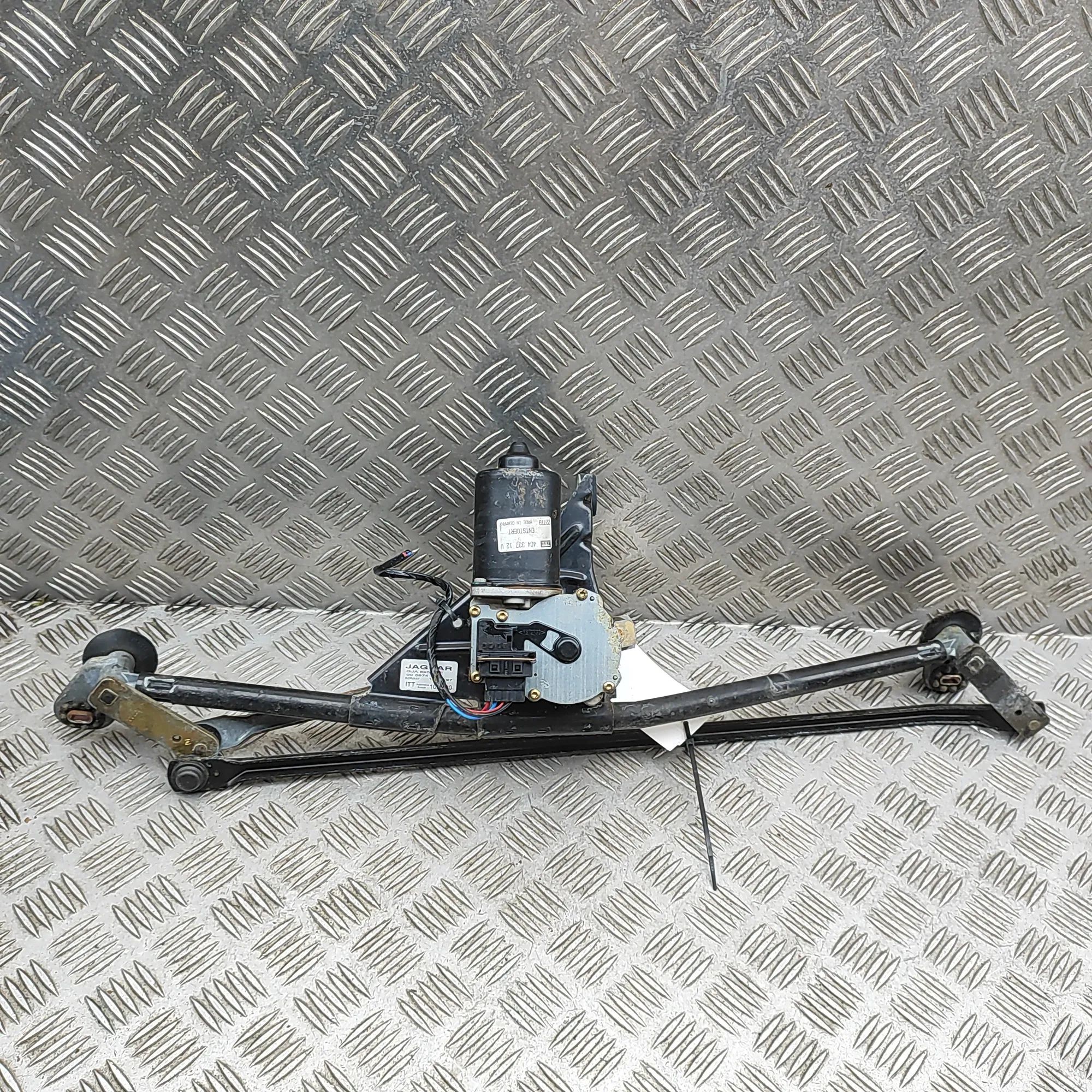 Jaguar XK Front Windshield Wiper Mechanism Front Windshield Wiper Mechanism — JAGUAR XK (8...