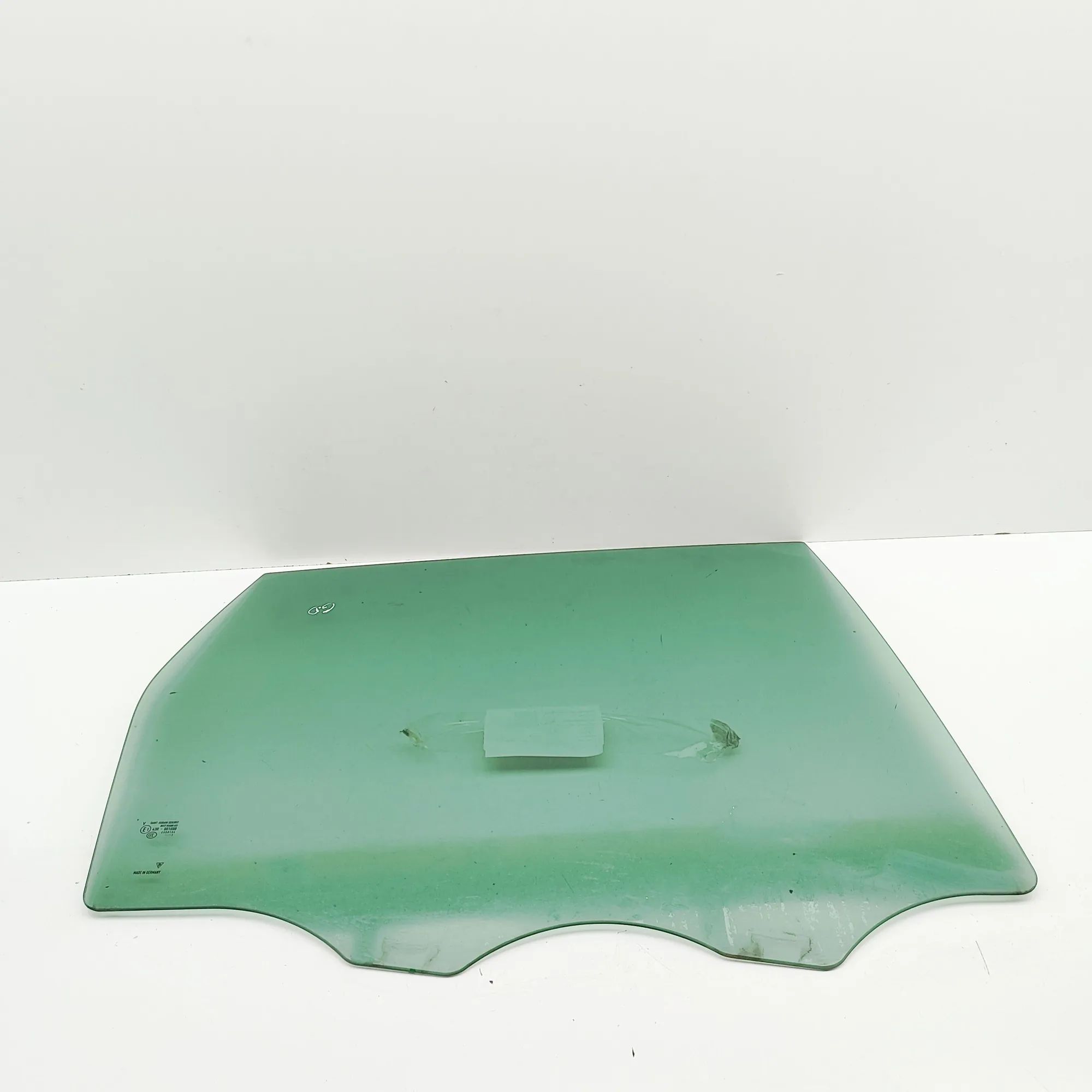 Porsche Cayenne Right rear door window Right rear door window — PORSCHE CAYENNE (92A) ...