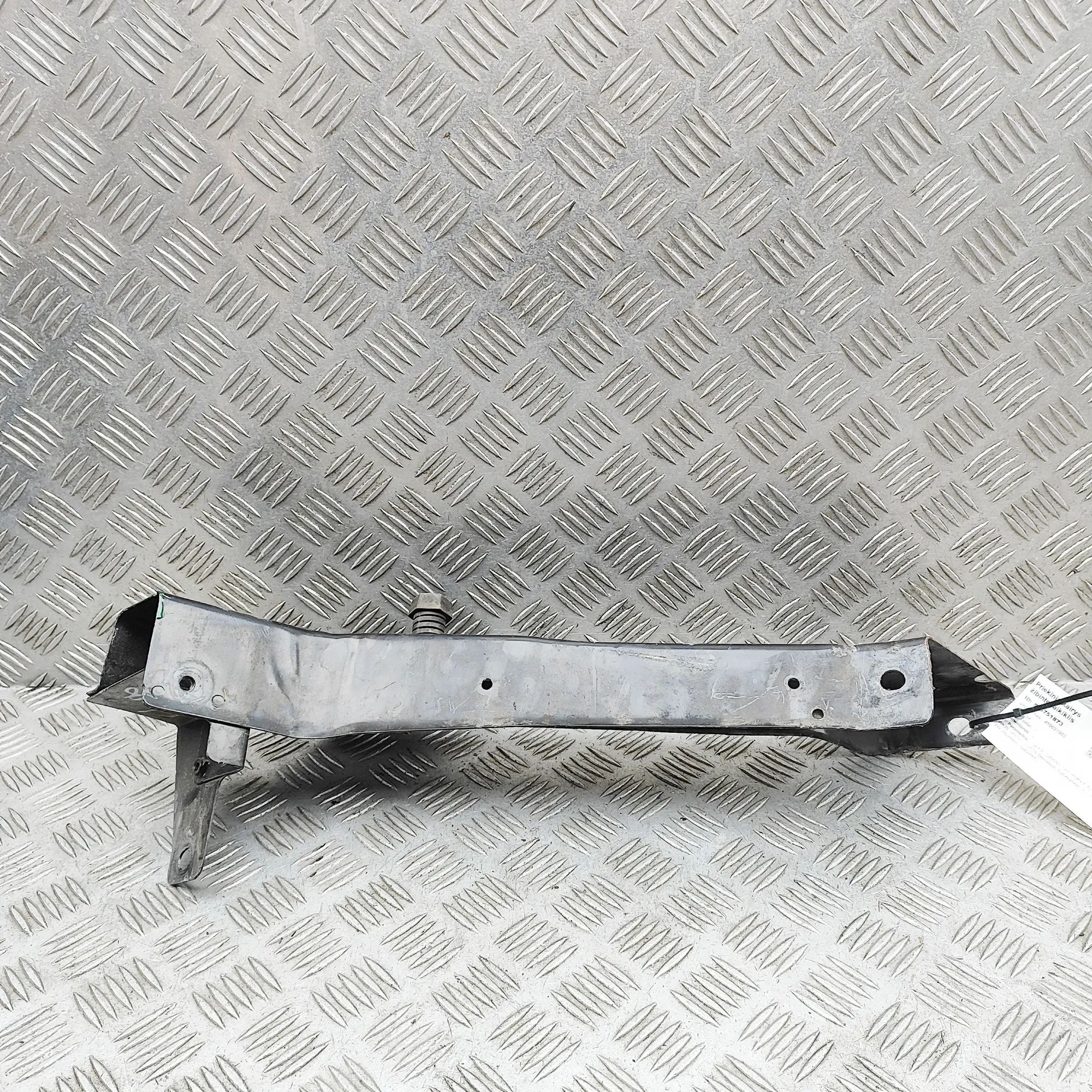 Jeep Grand Cherokee (WK) Left Headlight Bracket Left Headlight Bracket — JEEP GRAND CHEROKEE (I...