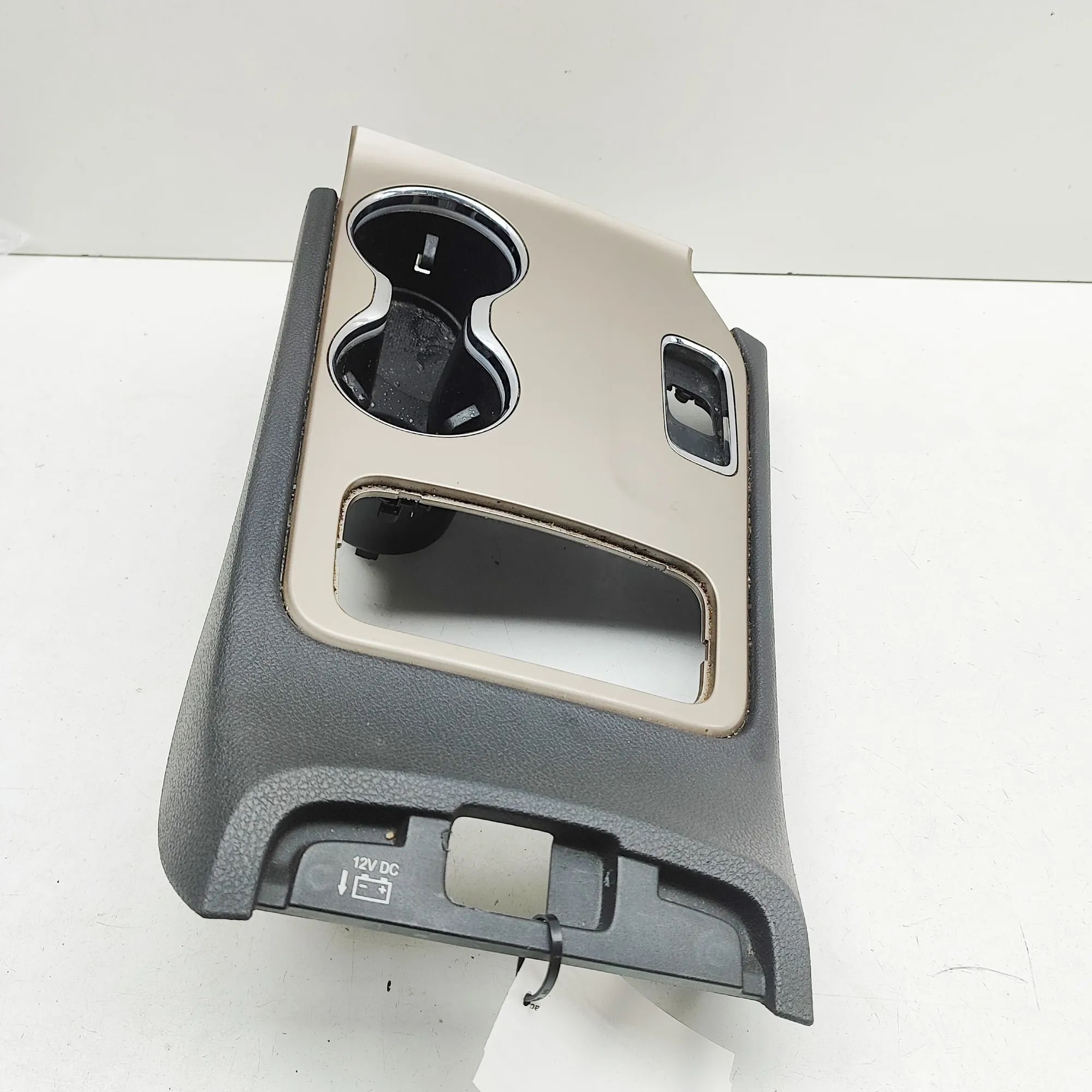 Jeep Grand Cherokee (WK) Centre console trim Centre console trim — JEEP GRAND CHEROKEE (IV W...
