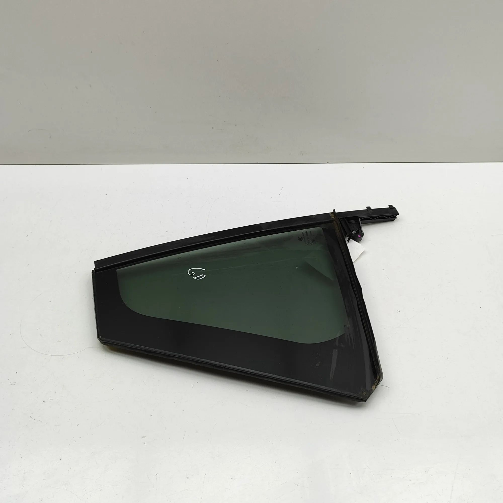 Skoda Enyaq Right rear door window Right rear door window — SKODA ENYAQ (iV SUV 5A...