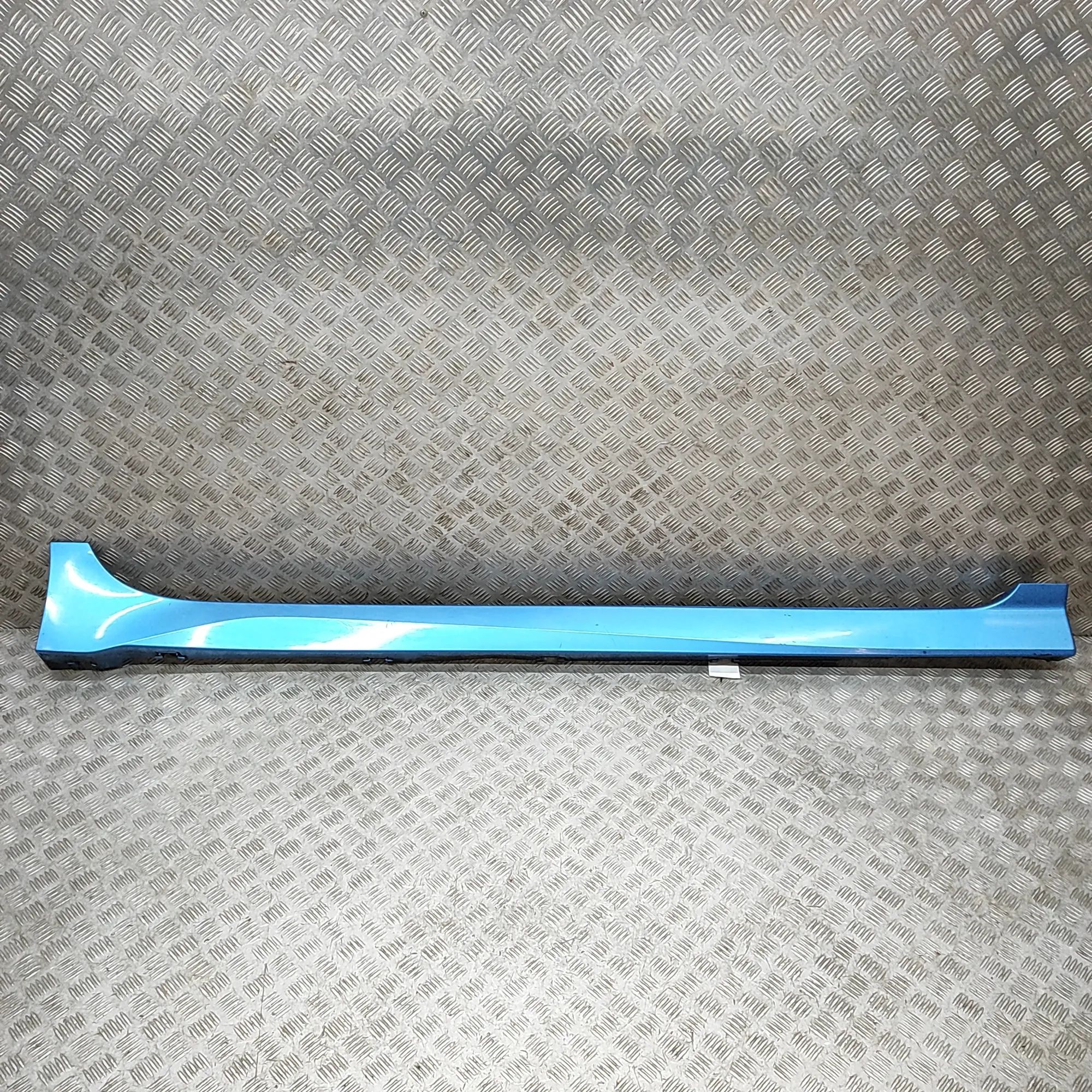 Nissan Leaf Right Side Plastic Sideskirt Cover Right Side Plastic Sideskirt Cover — NISSAN LEA...