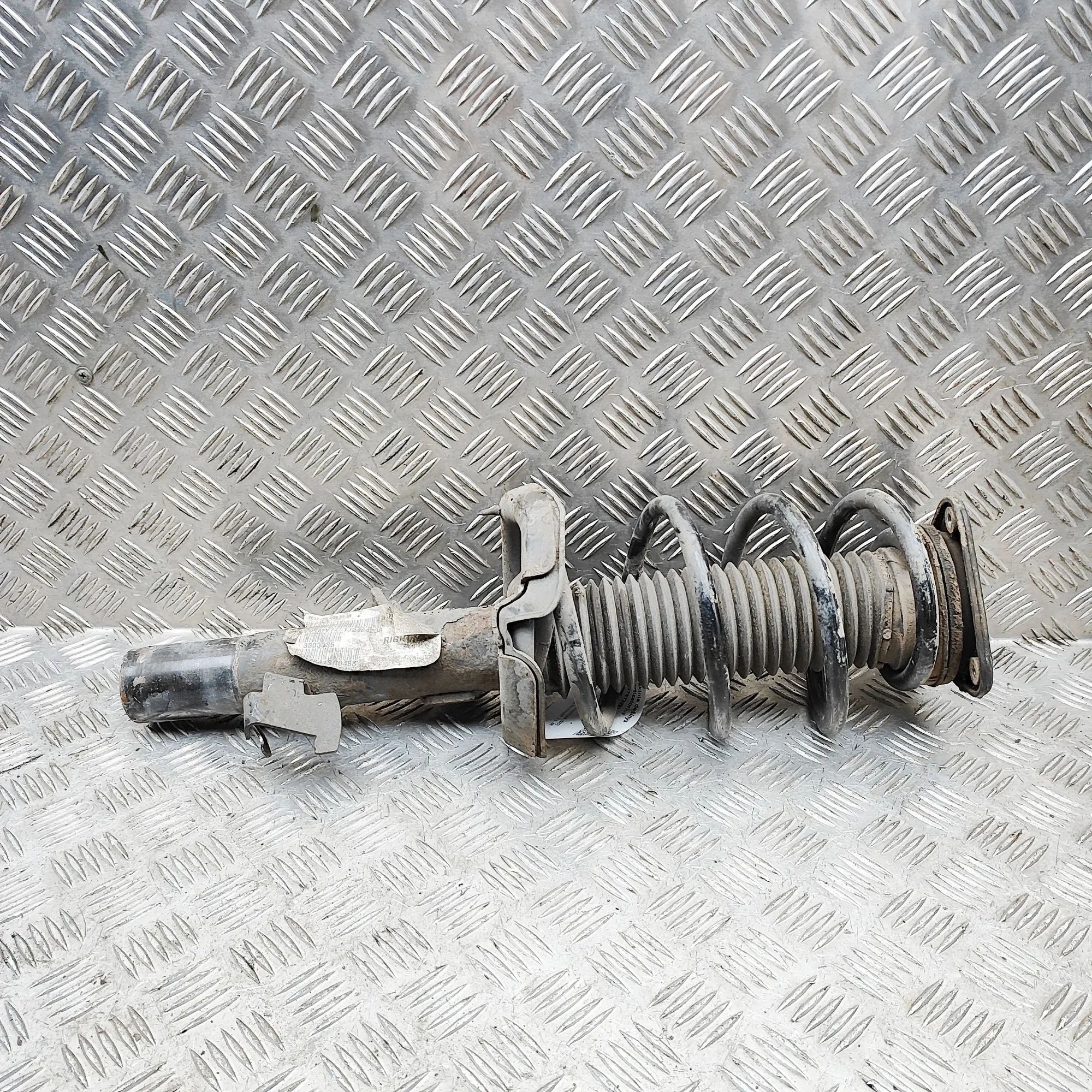 Volvo V40 Shock absorber — front right Shock absorber — front right — VOLVO V40 (Hatch...