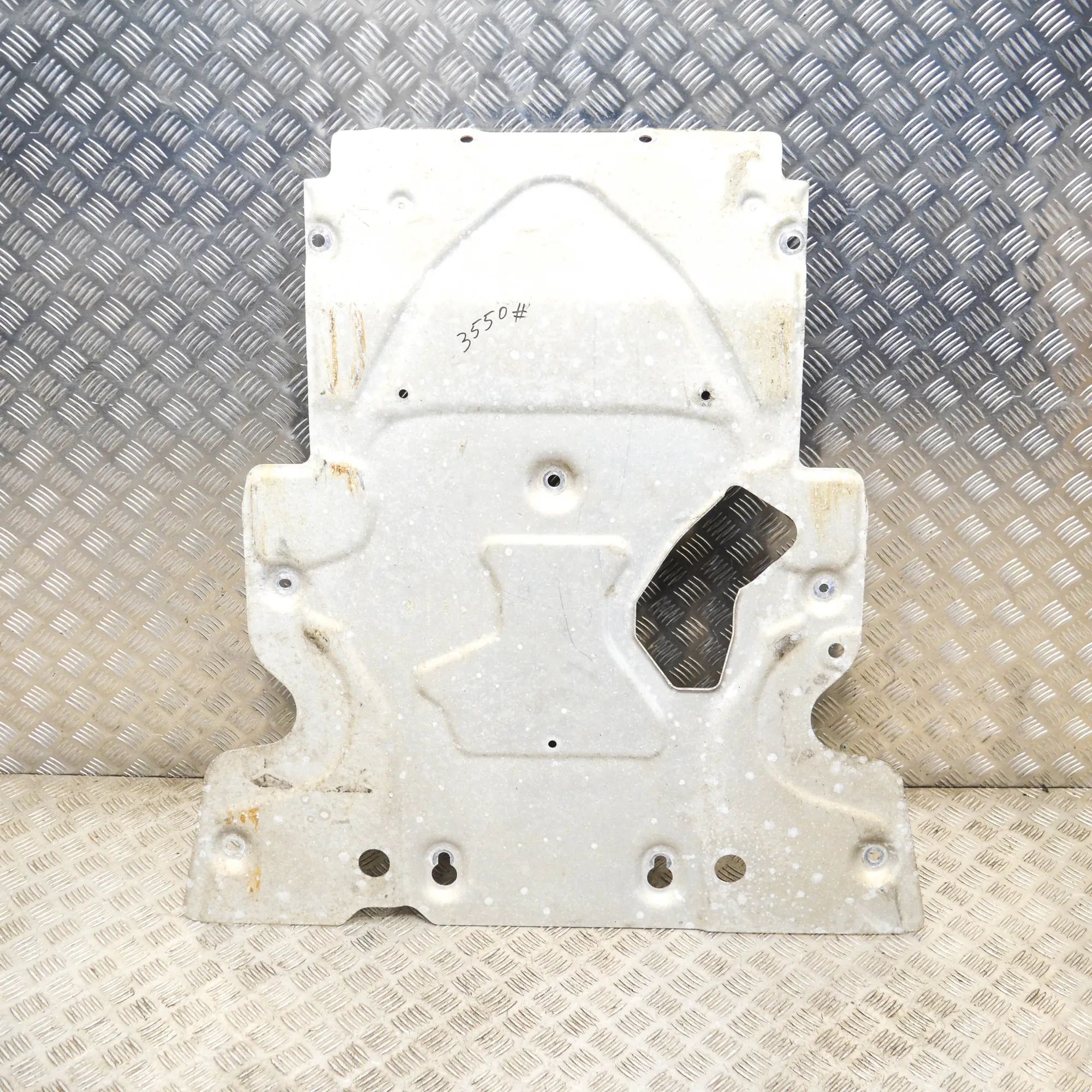 Land Rover Range Rover Sport (L494) Rear Middle Underbody Cover Rear Middle Underbody Cover — LAND ROVER RANGE ...