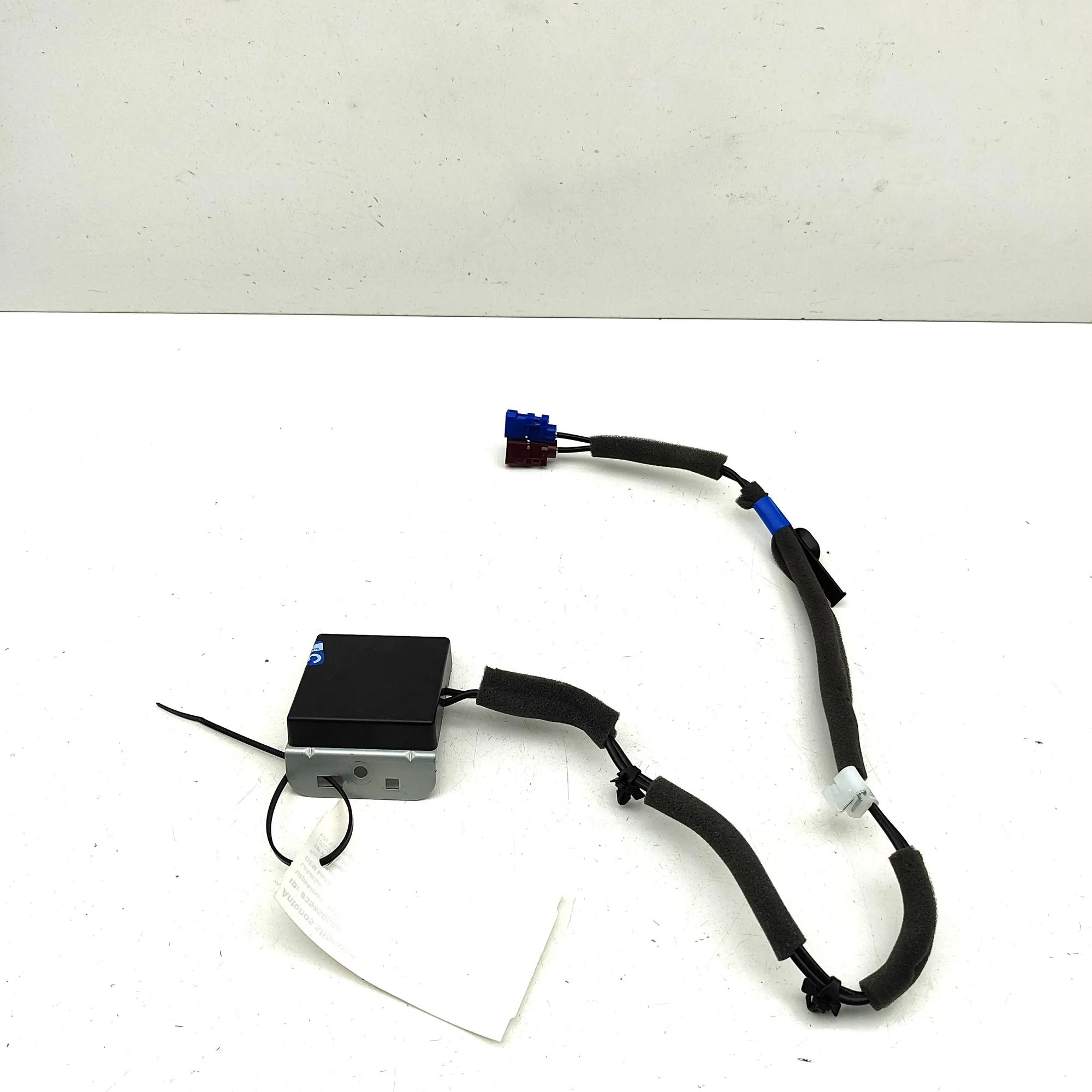 Nissan Ariya Antenna Amplifier Antenna Amplifier — NISSAN ARIYA (FE0) (2020-.....