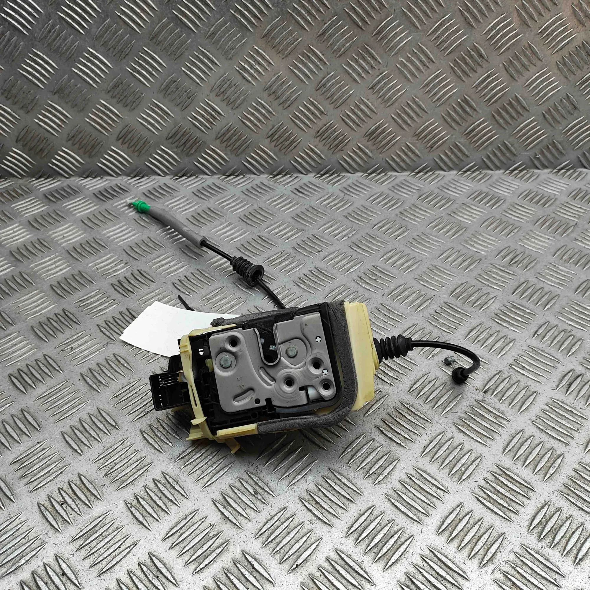 Volvo V60 Door lock — rear right Door lock — rear right — VOLVO V60 (II 225, 227...