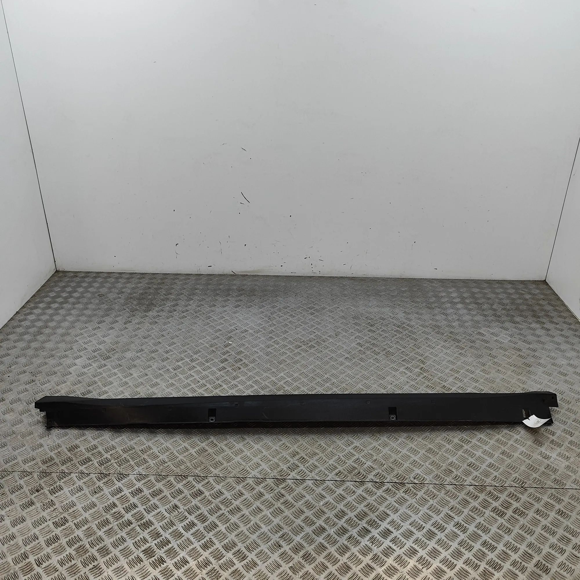 Skoda Enyaq Left Side Plastic Sideskirt Cover Left Side Plastic Sideskirt Cover — SKODA ENYAQ...