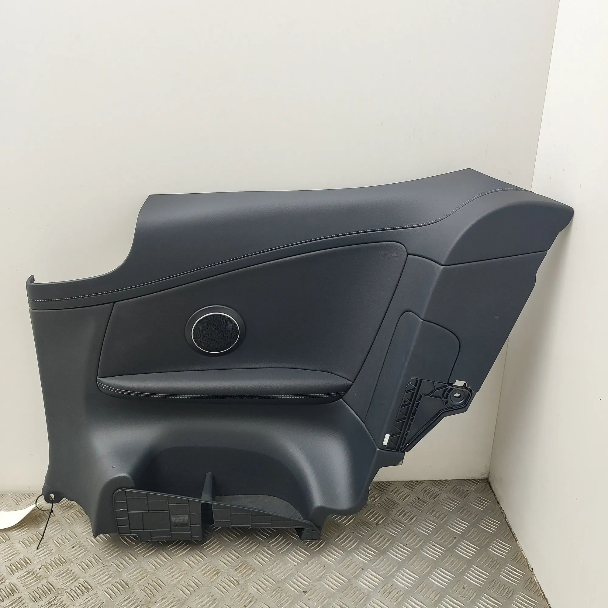 Mercedes-Benz A (W176) Rear Right Door Panel Rear Right Door Panel — MERCEDES BENZ C-CLASS C...