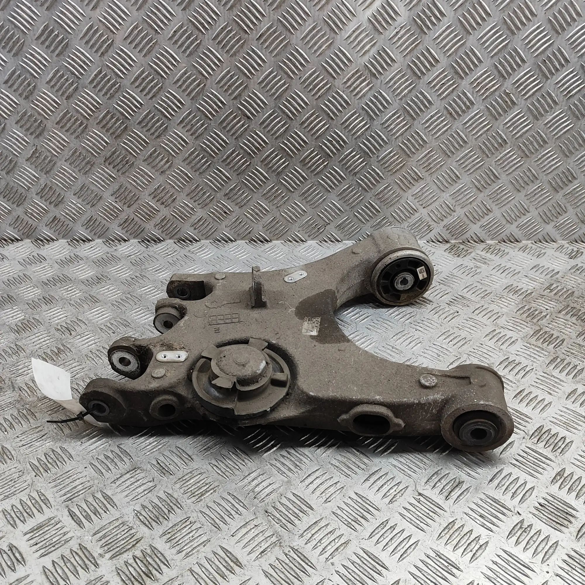 Alfa-Romeo Stelvio Rear Left Lower Control Arm Rear Left Lower Control Arm — ALFA ROMEO STELVI...