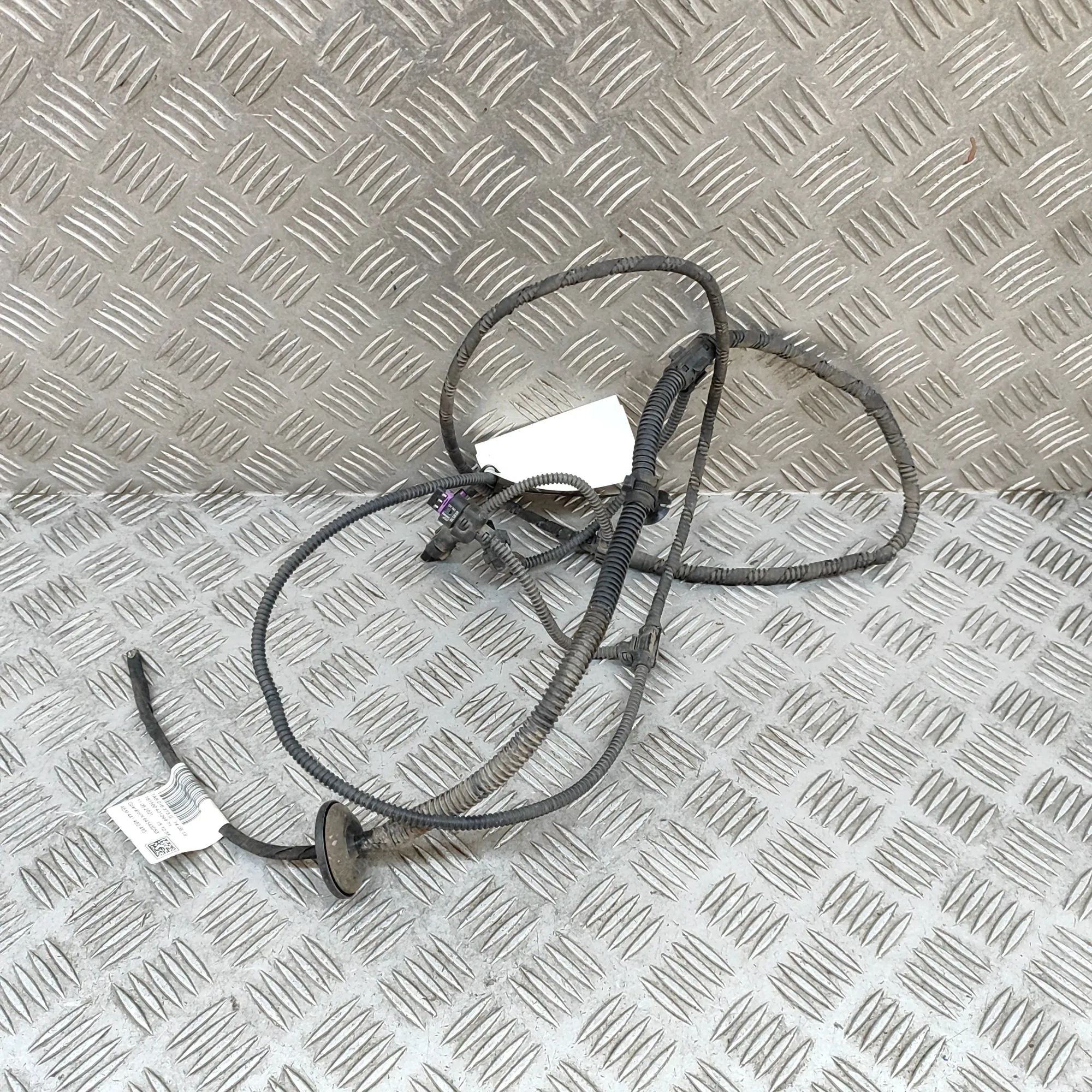 Volkswagen Transporter (T6, Caravelle, Multivan) Rear Parking Sensor Wiring Loom Rear Parking Sensor Wiring Loom — VW TRANSPORTE...