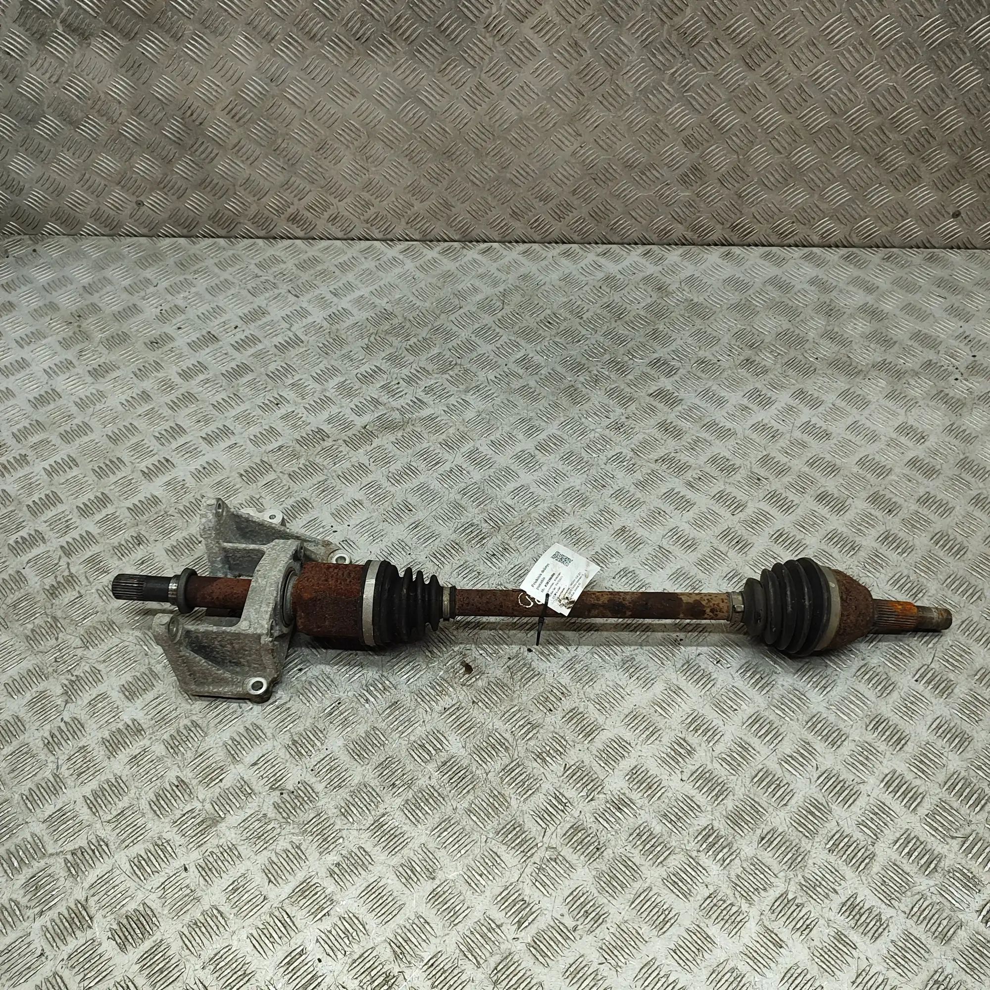 Nissan Leaf Front Right Driveshaft Front Right Driveshaft — NISSAN LEAF (ZE1) (201...