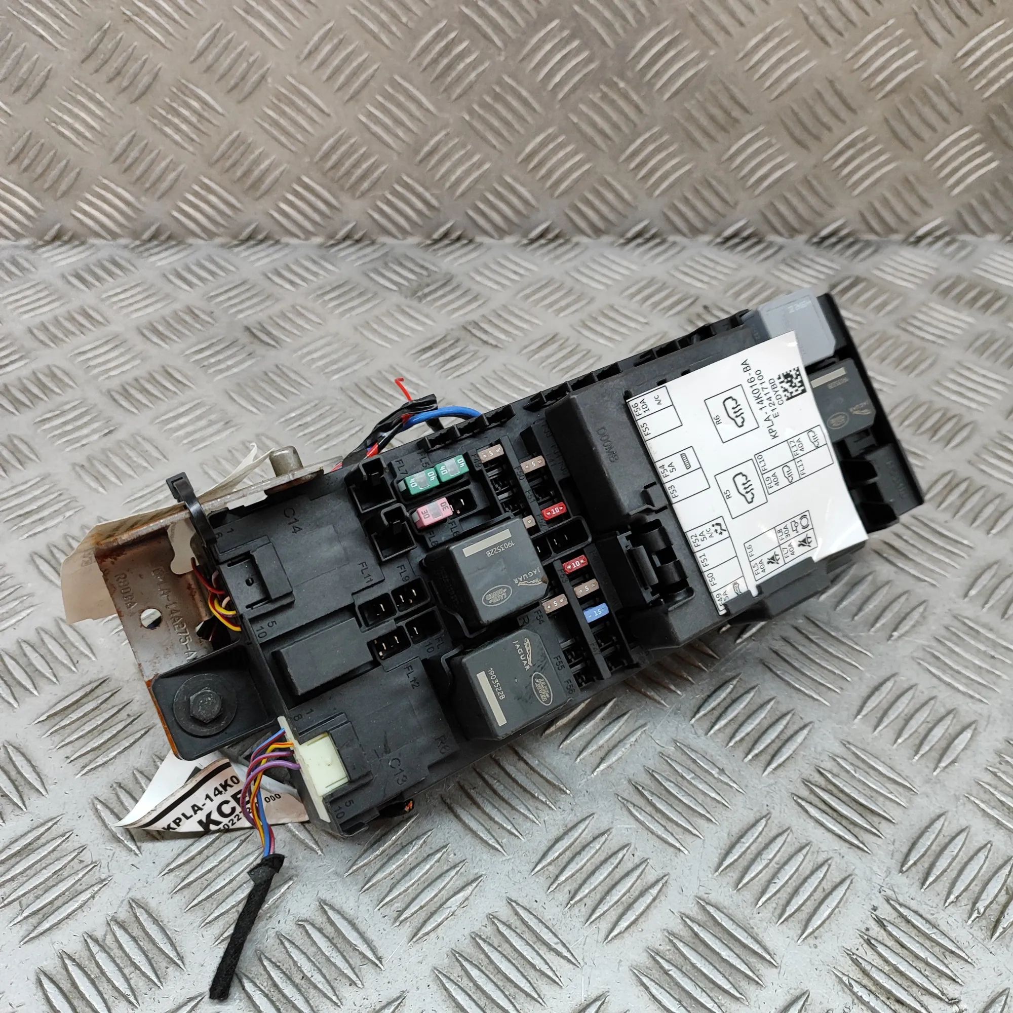 Land Rover Range Rover Sport (L494) Fuse Box Module Fuse Box Module — LAND ROVER RANGE ROVER SPORT ...