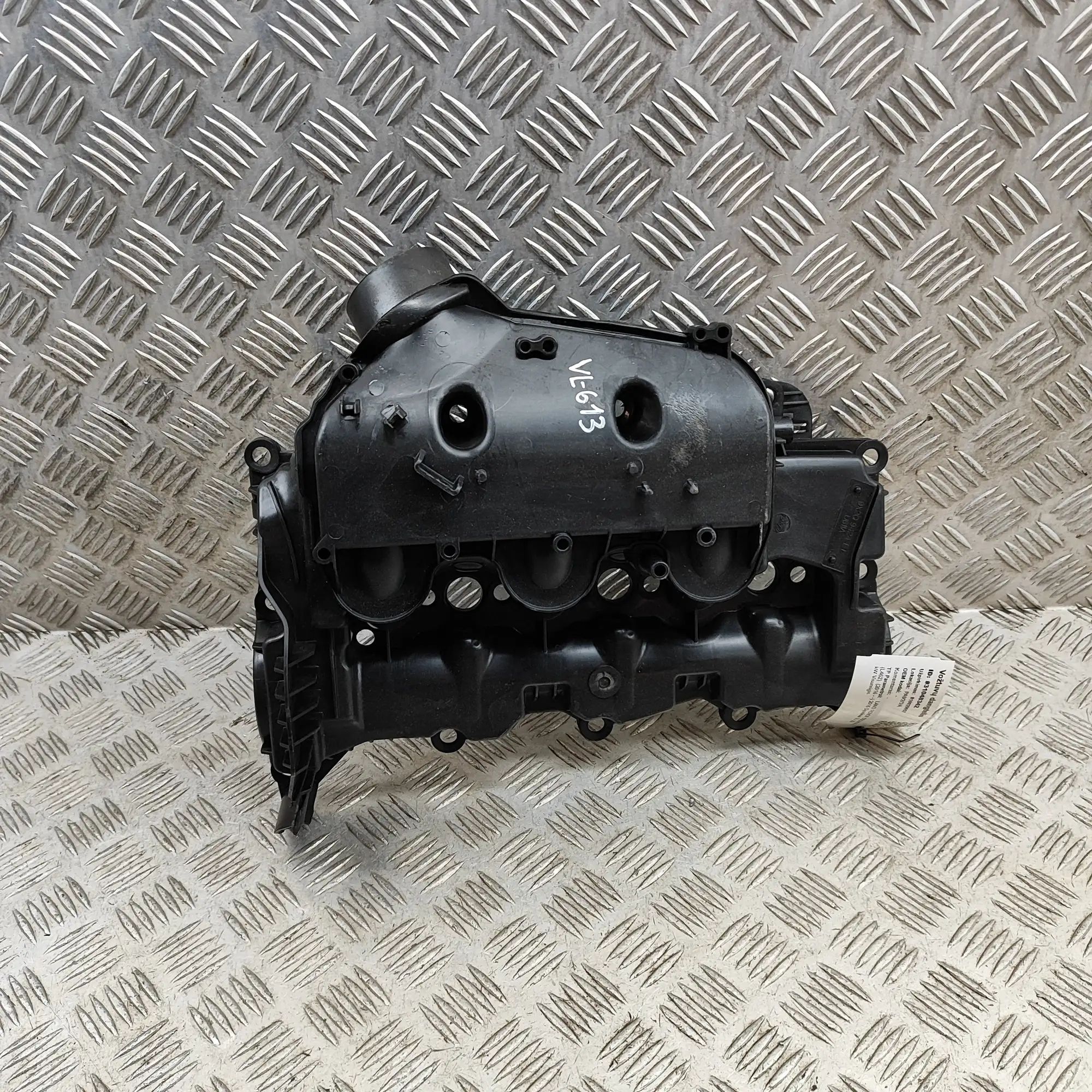 Land Rover Discovery Valve Cover Valve Cover — LAND ROVER DISCOVERY (V L462) (20...