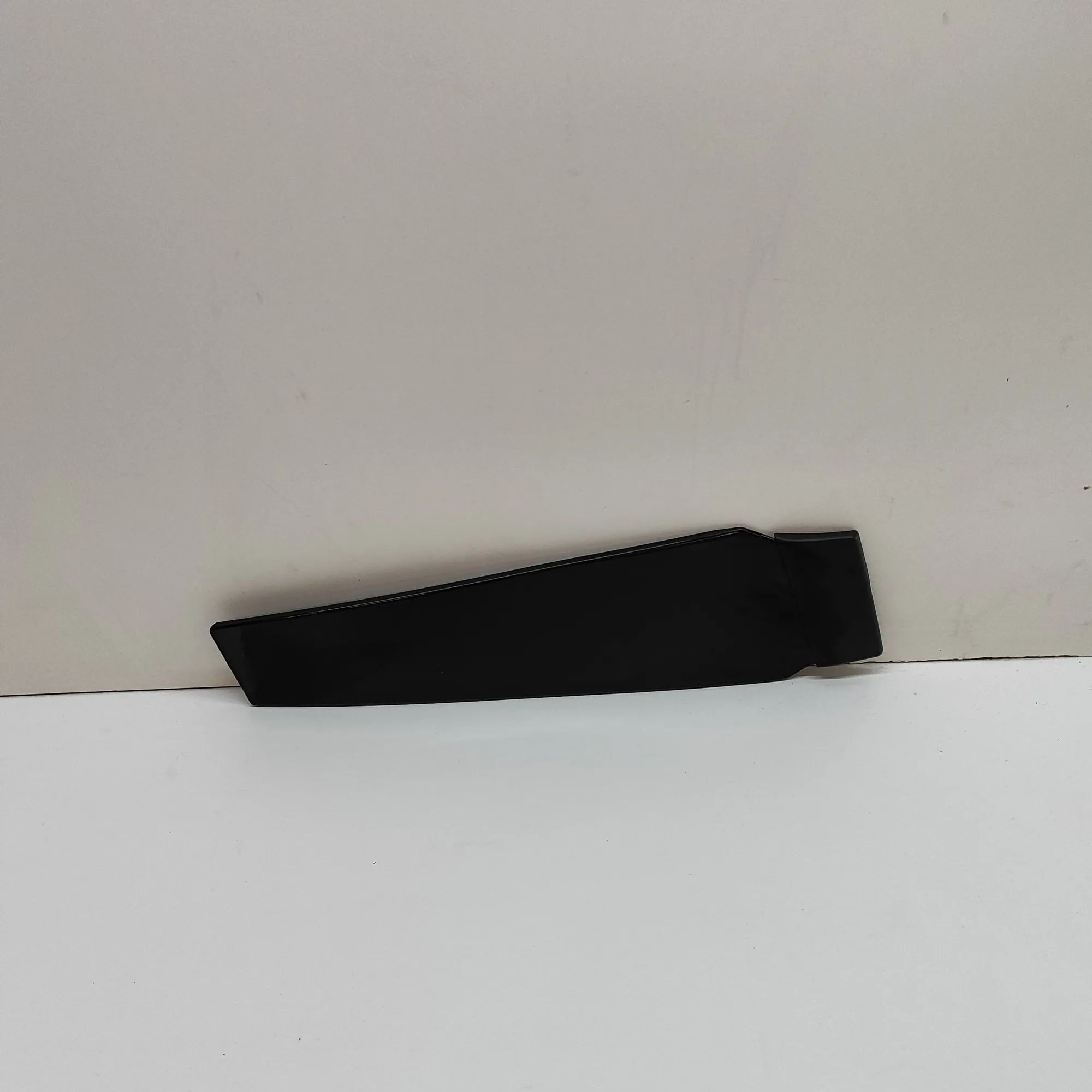 Maserati Levante Exterior B-pillar trim — left Exterior B-pillar trim — left — MASERATI LEVANT...