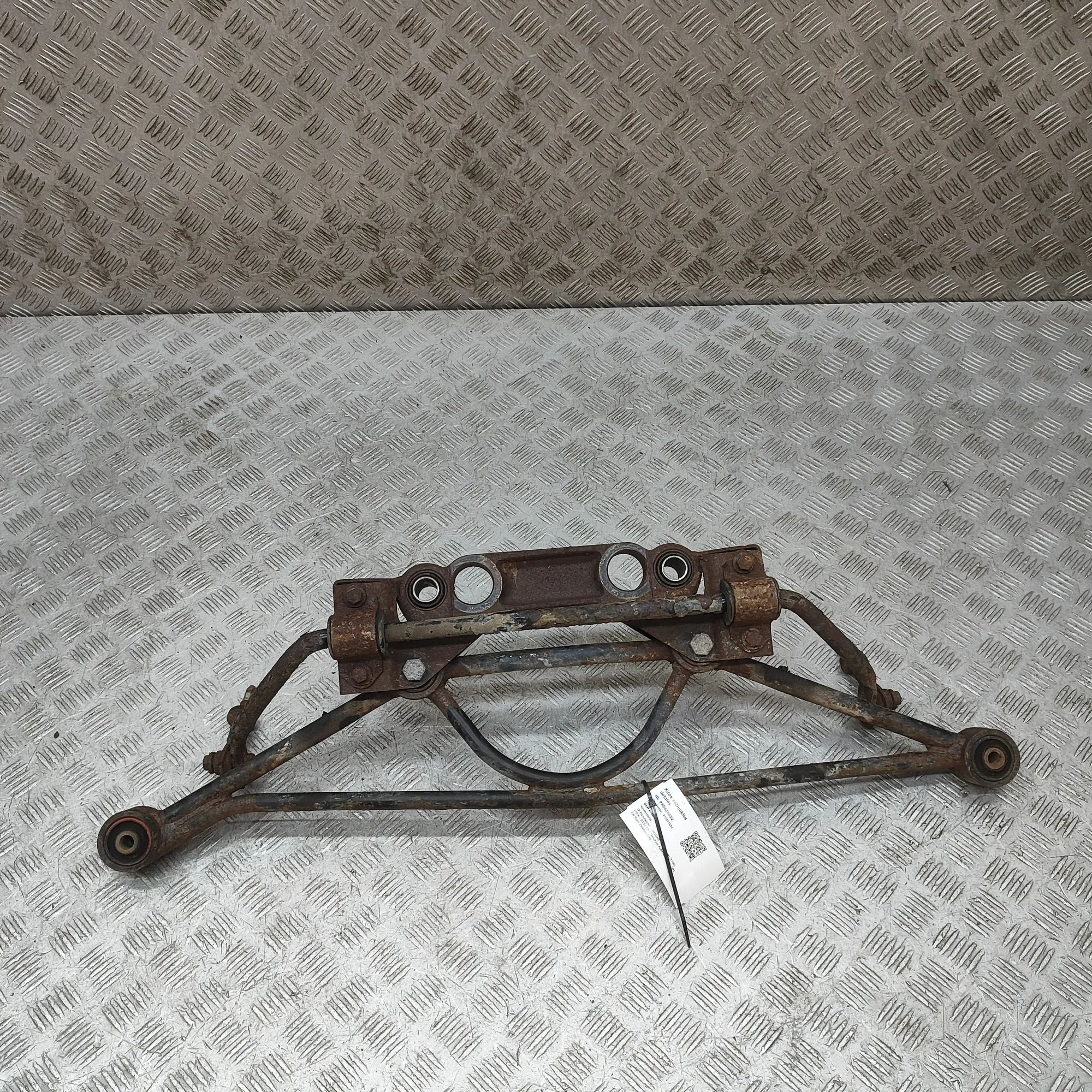 Jaguar XK Rear differential bracket Rear differential bracket — JAGUAR XK (8 Coupe ...