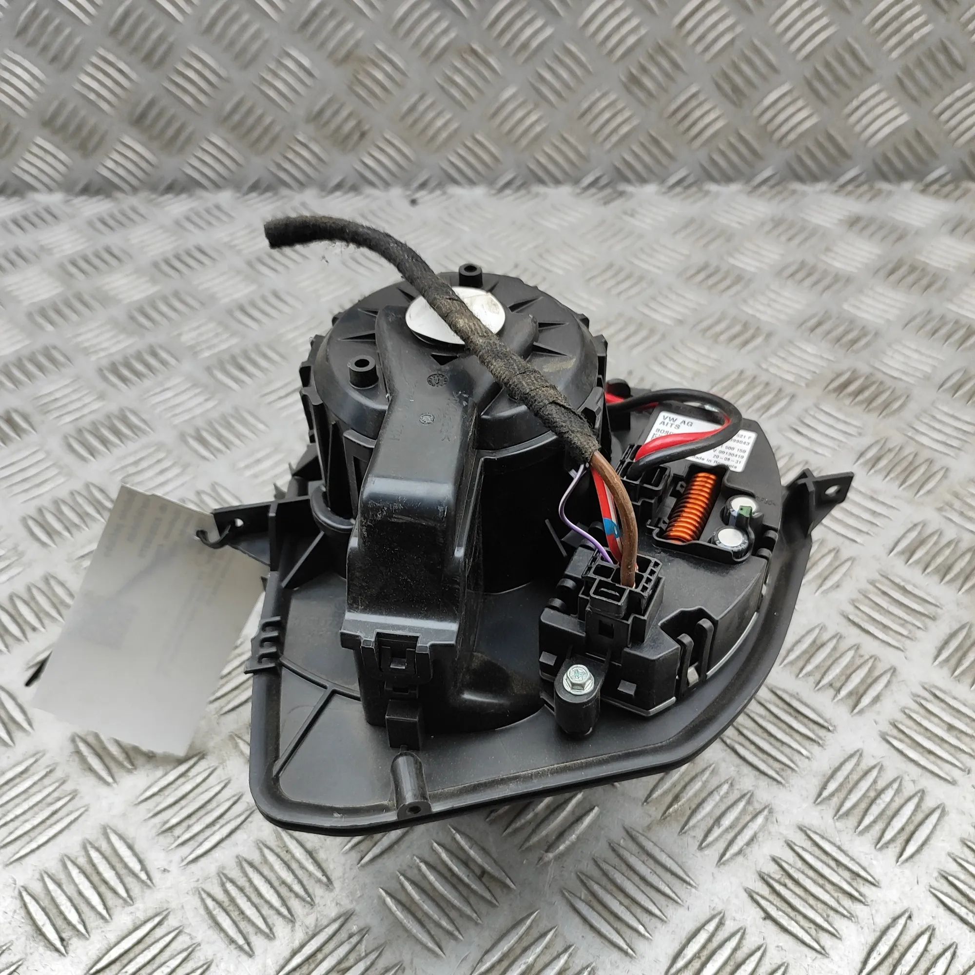 Volkswagen Transporter (T6, Caravelle, Multivan) Heater Blower Fan Heater Blower Fan — VW TRANSPORTER (VI T6 Van S...