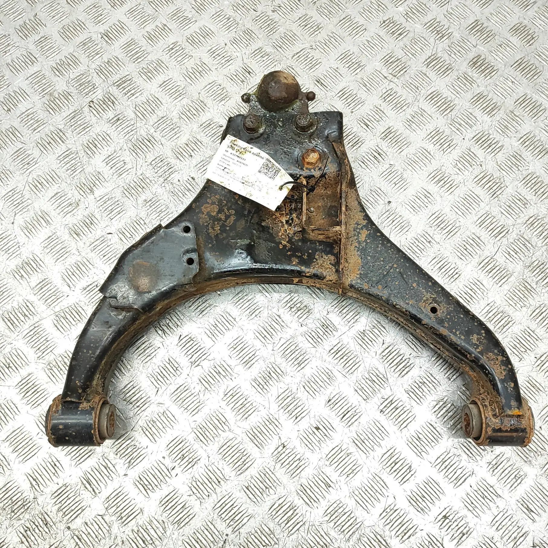 Isuzu  D-Max Front Left Lower Control Arm Front Left Lower Control Arm — ISUZU D-MAX (II ...