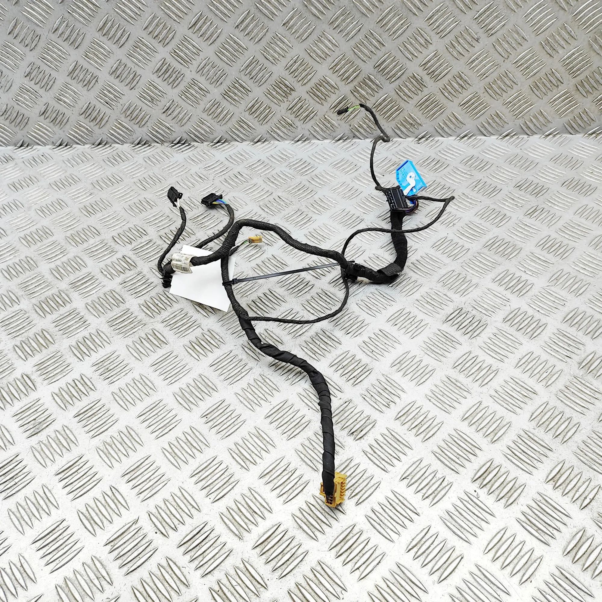 Porsche 911 (992) Door wiring — front right Door wiring — front right — PORSCHE 911 (992) (...