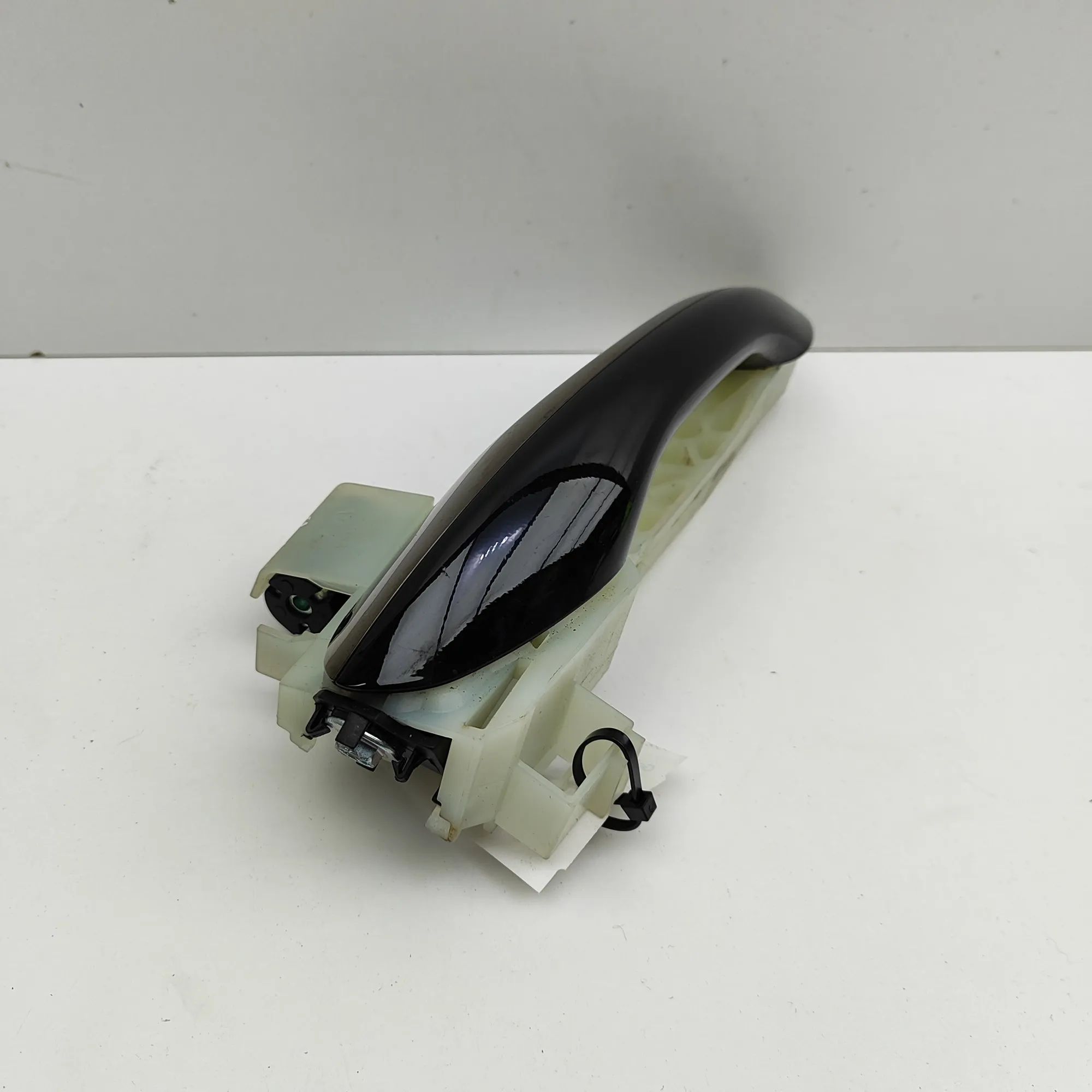 Hyundai Santa Fe Exterior door handle — rear right Exterior door handle — rear right — HYUNDAI SAN...