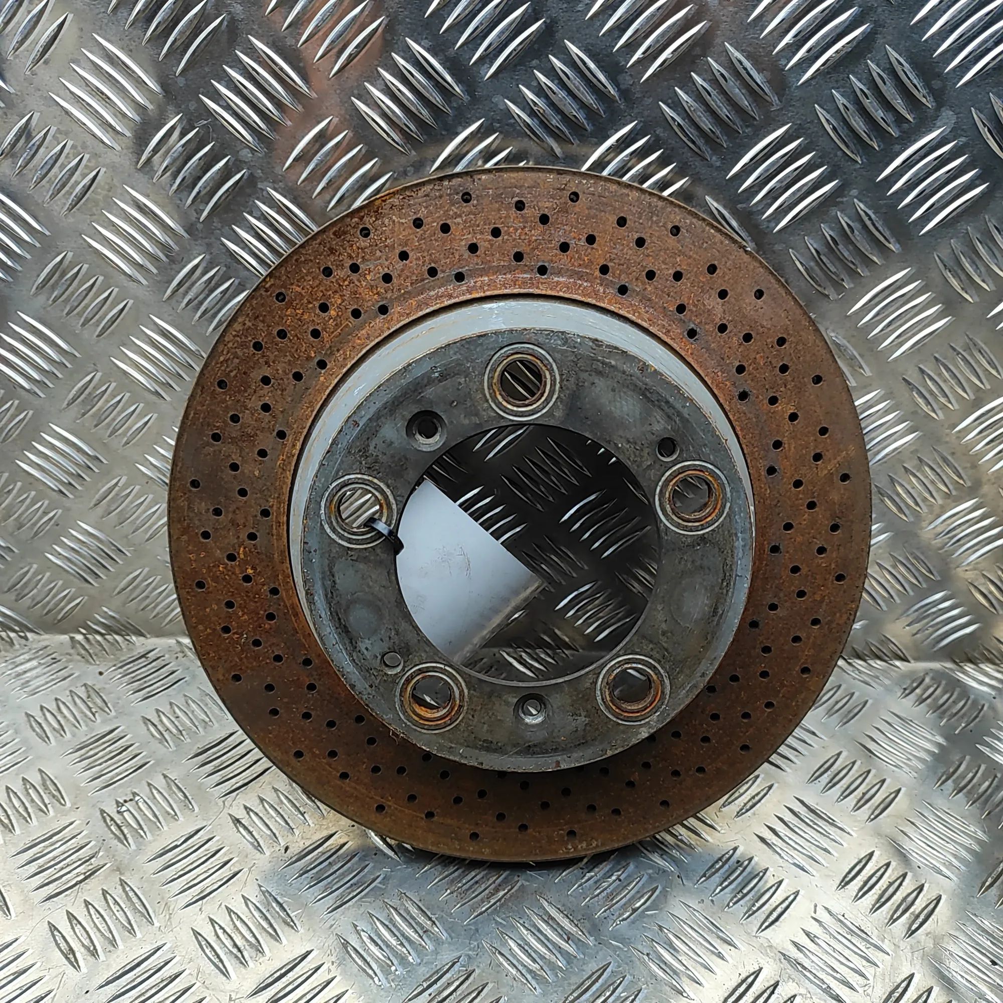 Porsche 911 (996) Rear Right Brake Disc Rear Right Brake Disc — PORSCHE 911 (996) (1997...