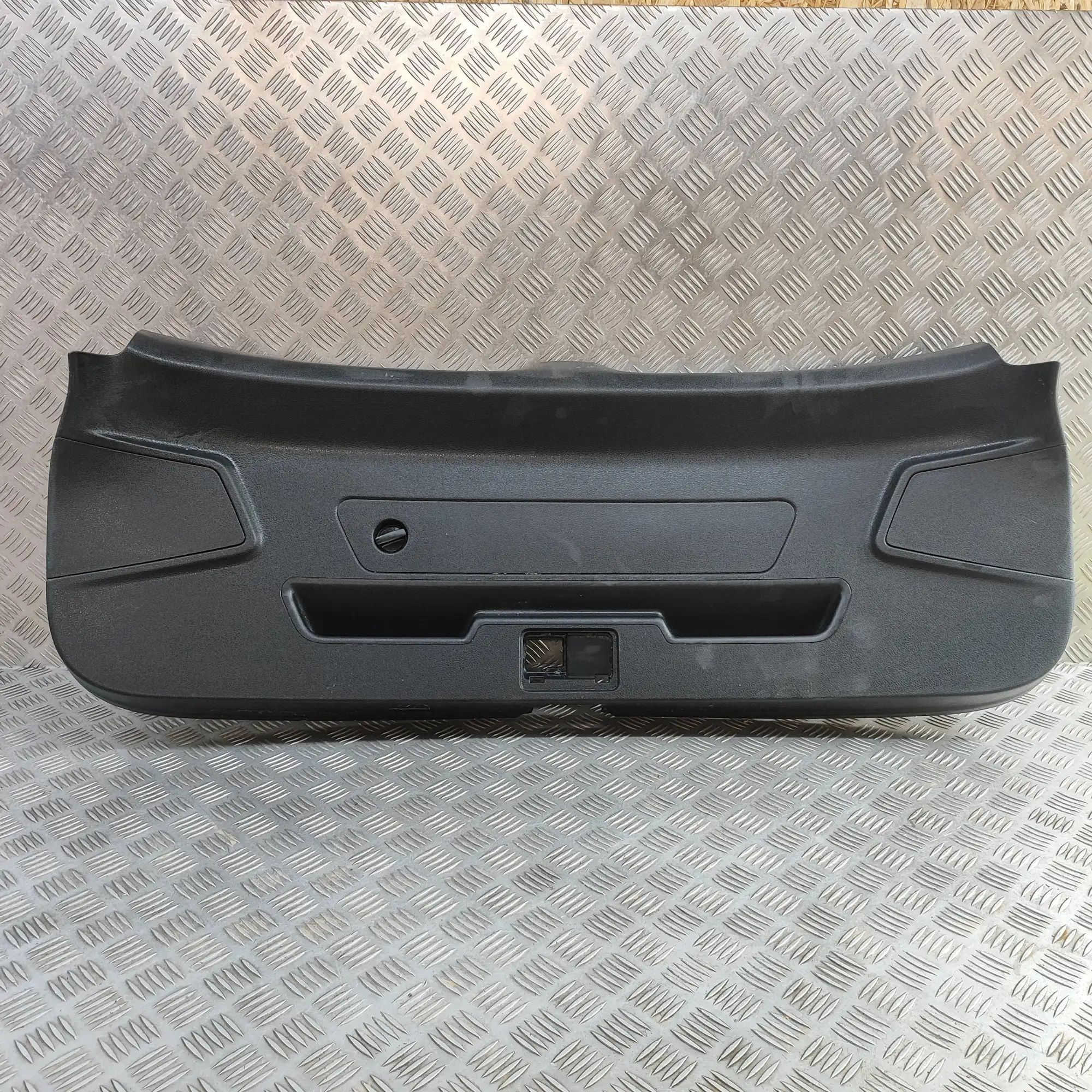 Audi Q3 (F3) Tailgate Bootlid Cover Trim Tailgate Bootlid Cover Trim — AUDI Q3 (Sportbac...