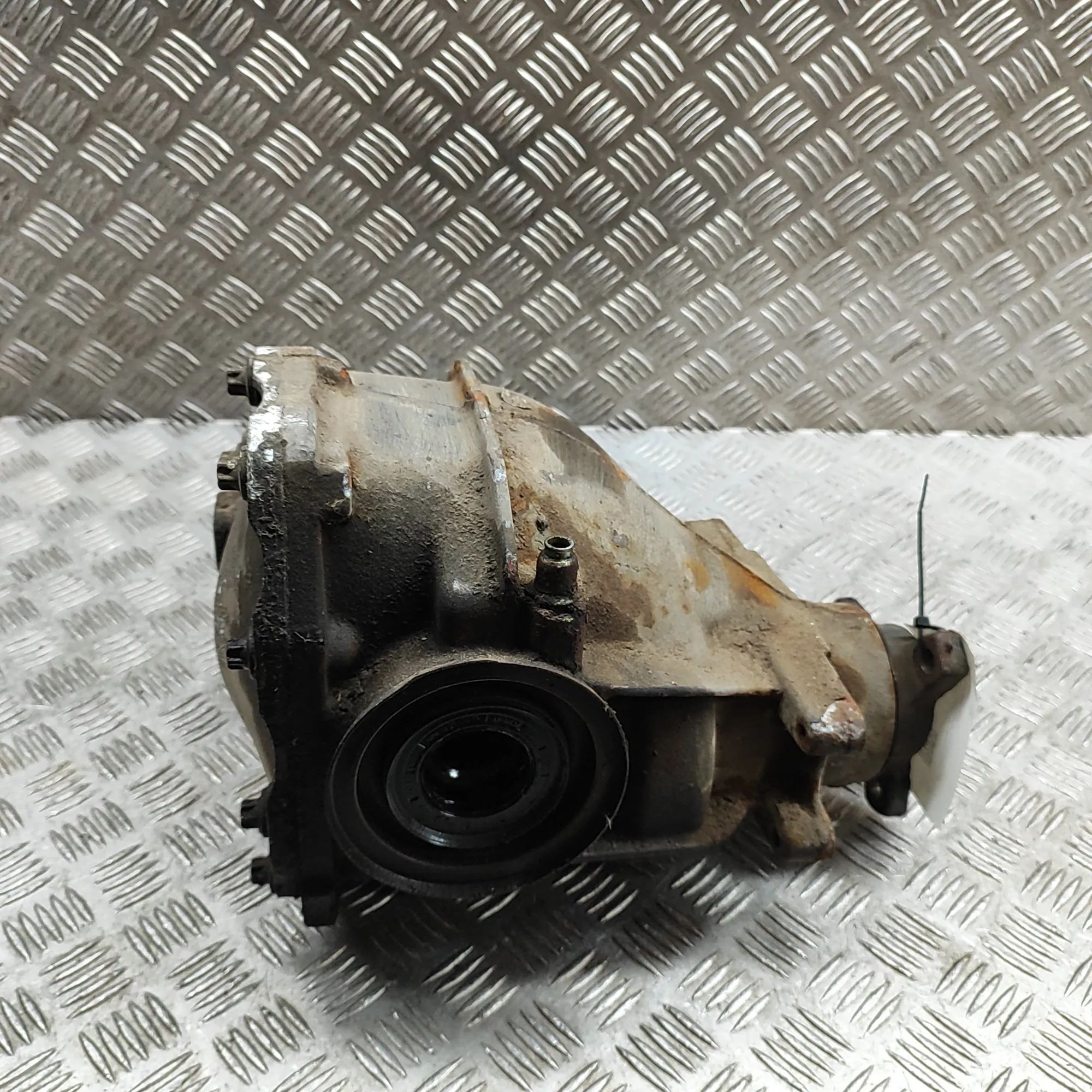 Mercedes-Benz A (W168) задний редуктор Rear differential — MERCEDES BENZ E-CLASS (W211...