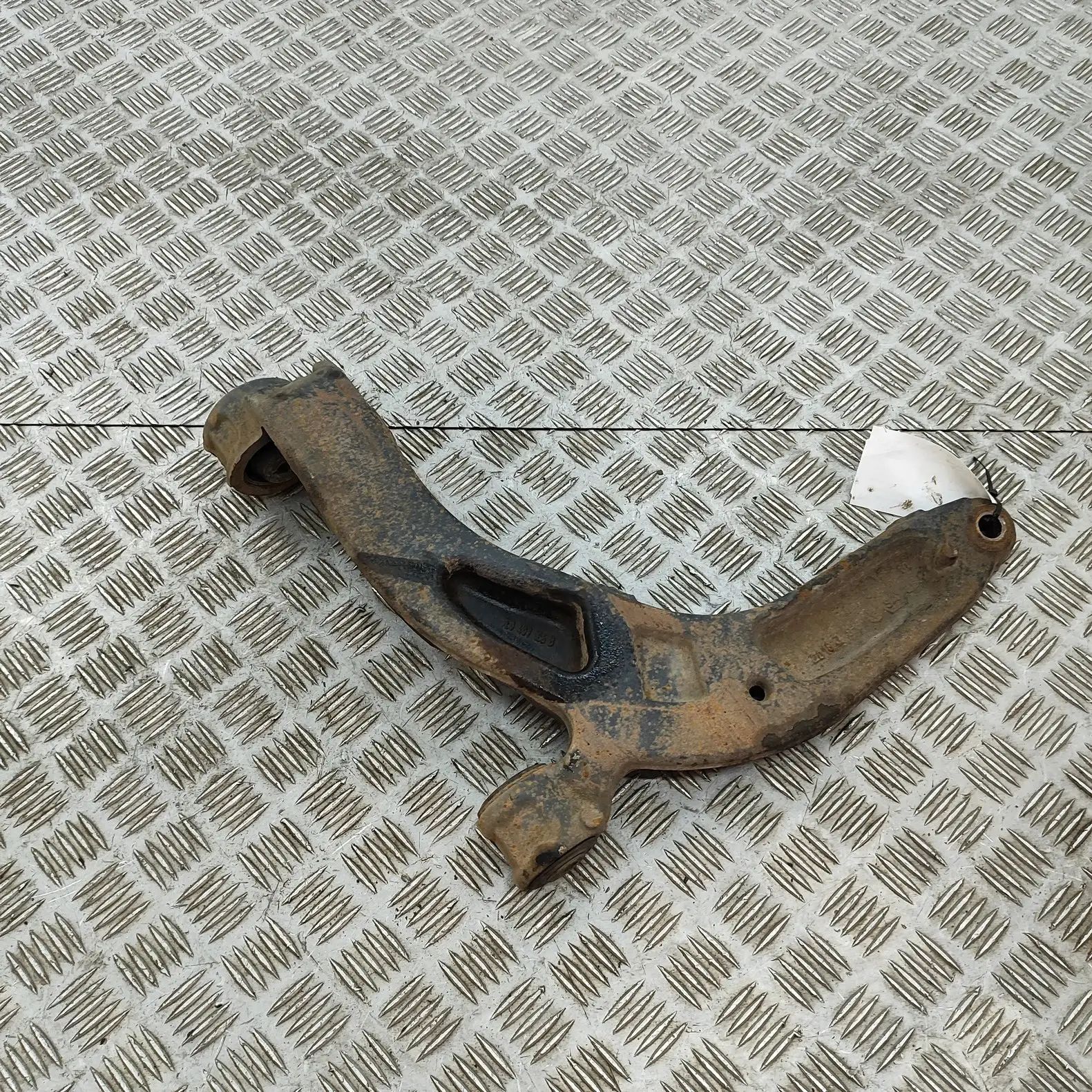 Volkswagen Transporter (T6, Caravelle, Multivan) Front Right Lower Control Arm Front Right Lower Control Arm — VW TRANSPORTER ...