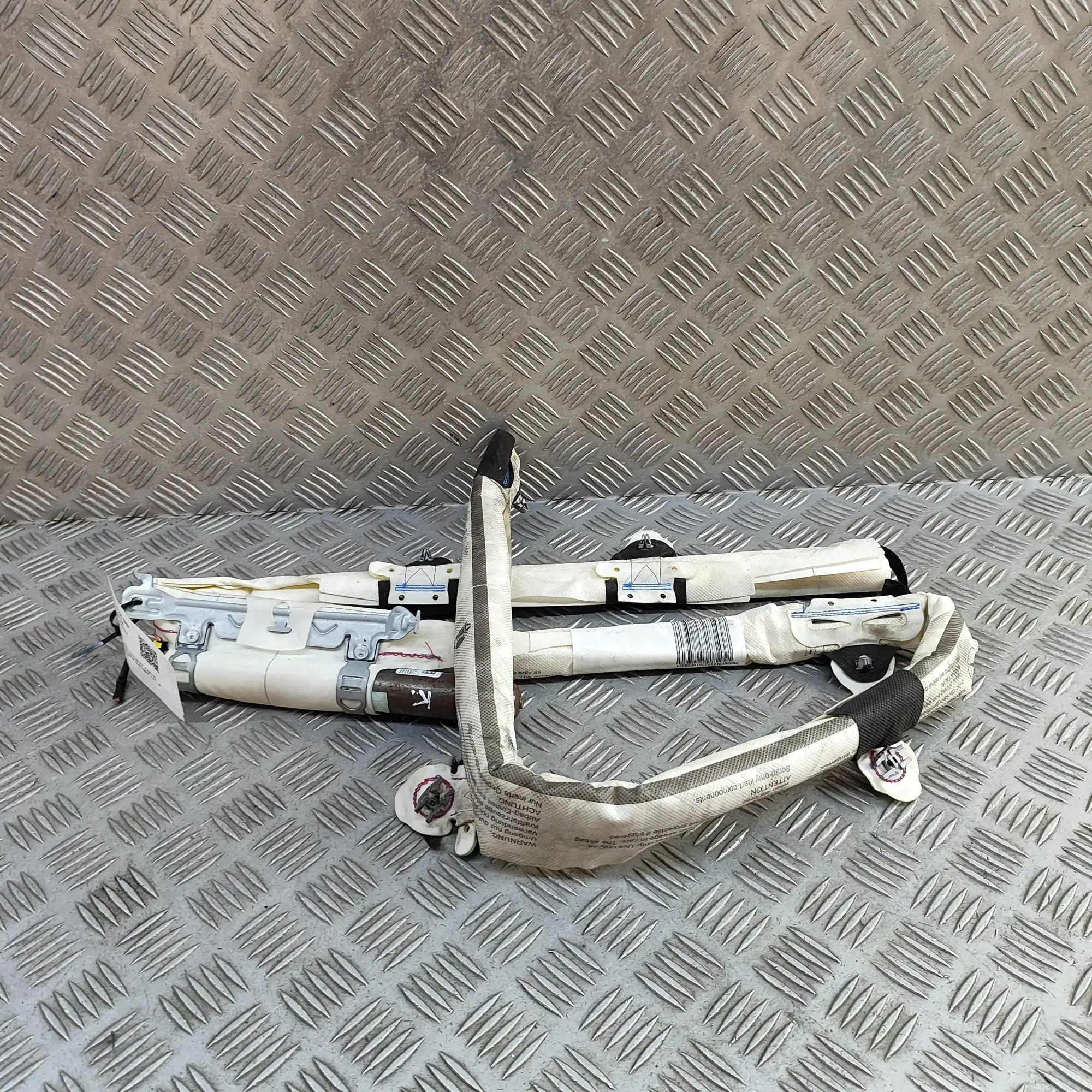 Mercedes-Benz A (W176) Left Side Roof Safety Curtain SRS Left Side Roof Safety Curtain SRS — MERCEDES BE...