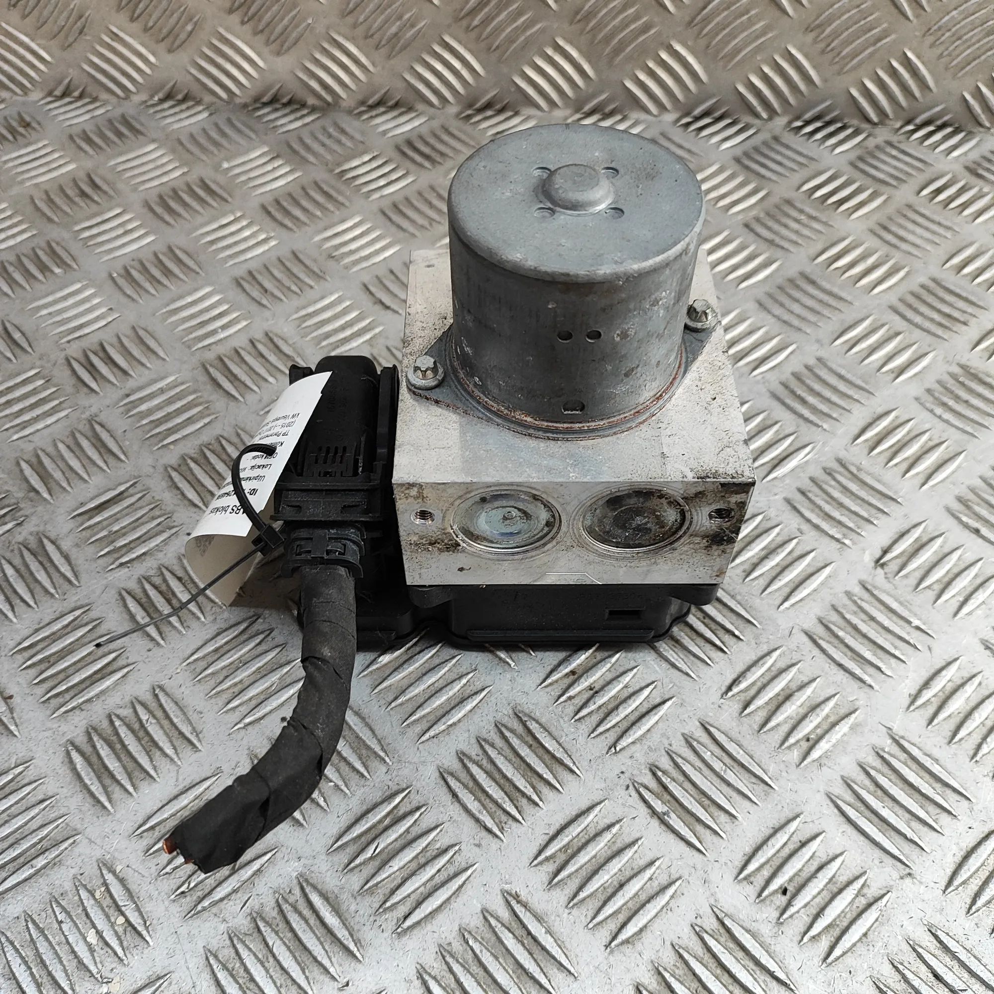 Mercedes-Benz ML / GLE (W166) ABS hydraulic pump ABS Pump — MERCEDES BENZ GLE (W166) (2015-...) ...