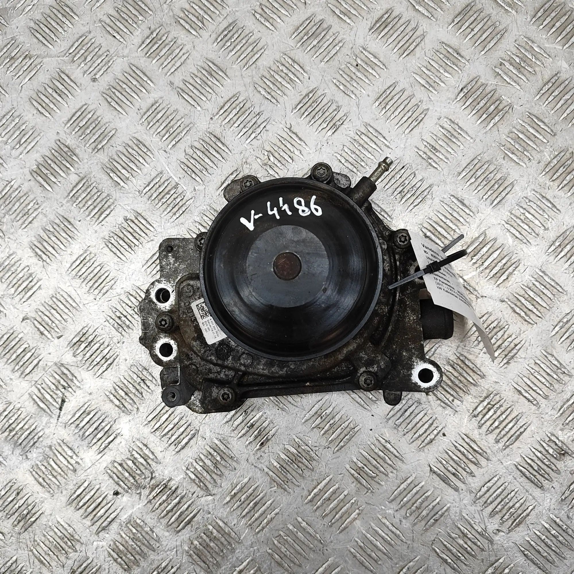 Mercedes-Benz SLK (R172) водяной насос Water pump — MERCEDES BENZ SLK (R172) (2011-......