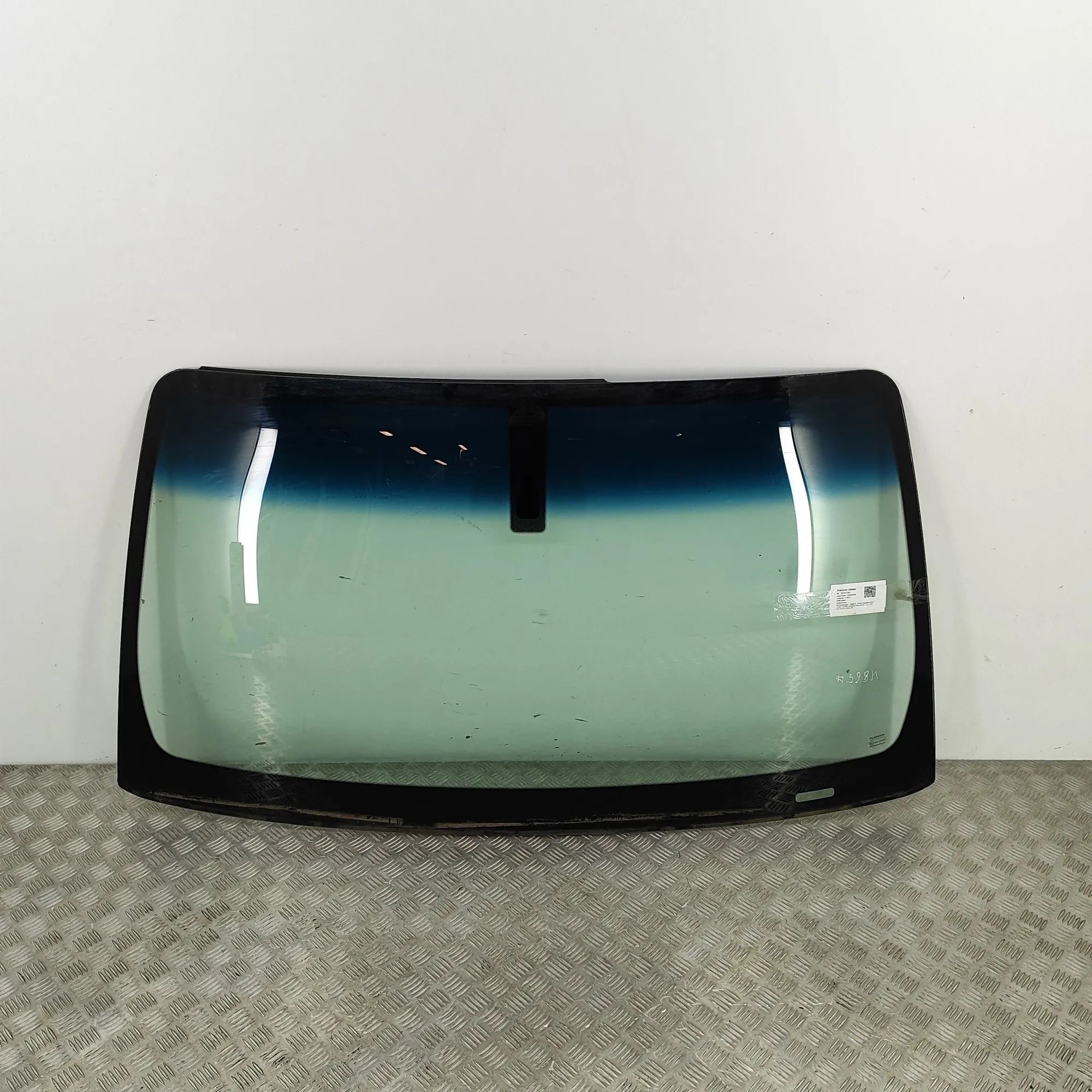 Nissan Pick Up / Navara / NP300 (D22) Front Windshield Front Windshield — NISSAN NP300 (NAVARA D40) (2...