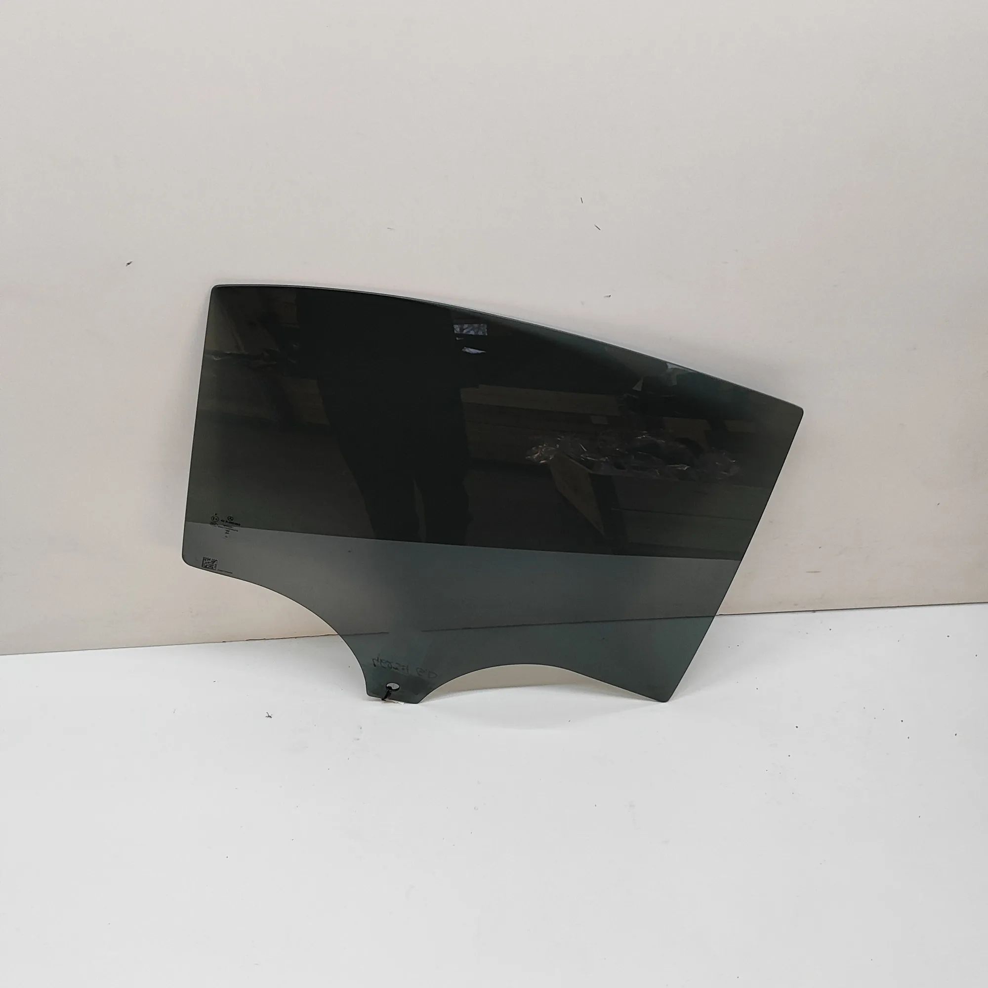 Mercedes-Benz A (W177) Right rear door window Right rear door window — MERCEDES BENZ C-CLASS ...