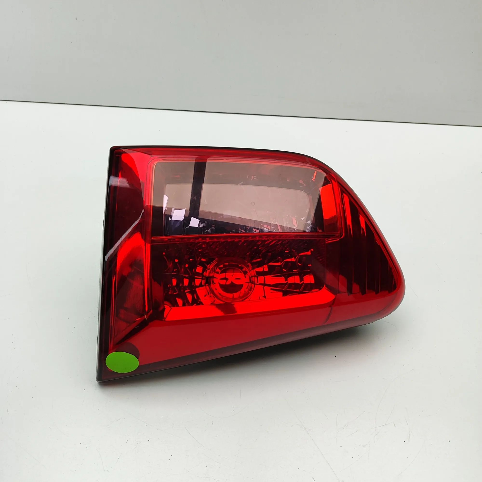 Peugeot 4007 Left Side Tailgate Tail Light Left Side Tailgate Tail Light — PEUGEOT 4007 (G...
