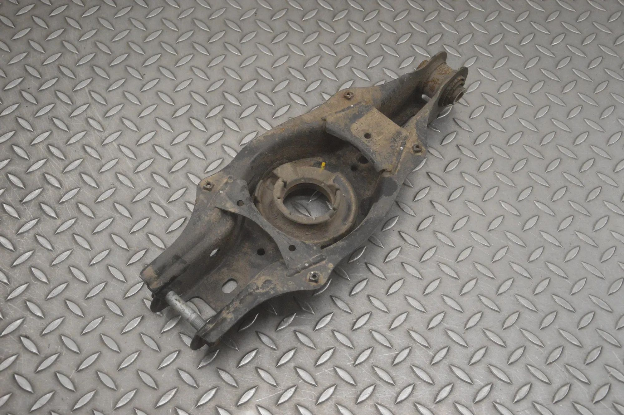 Kia Stinger Rear Right Lower Control Arm Rear Right Lower Control Arm — KIA STINGER (CK)...