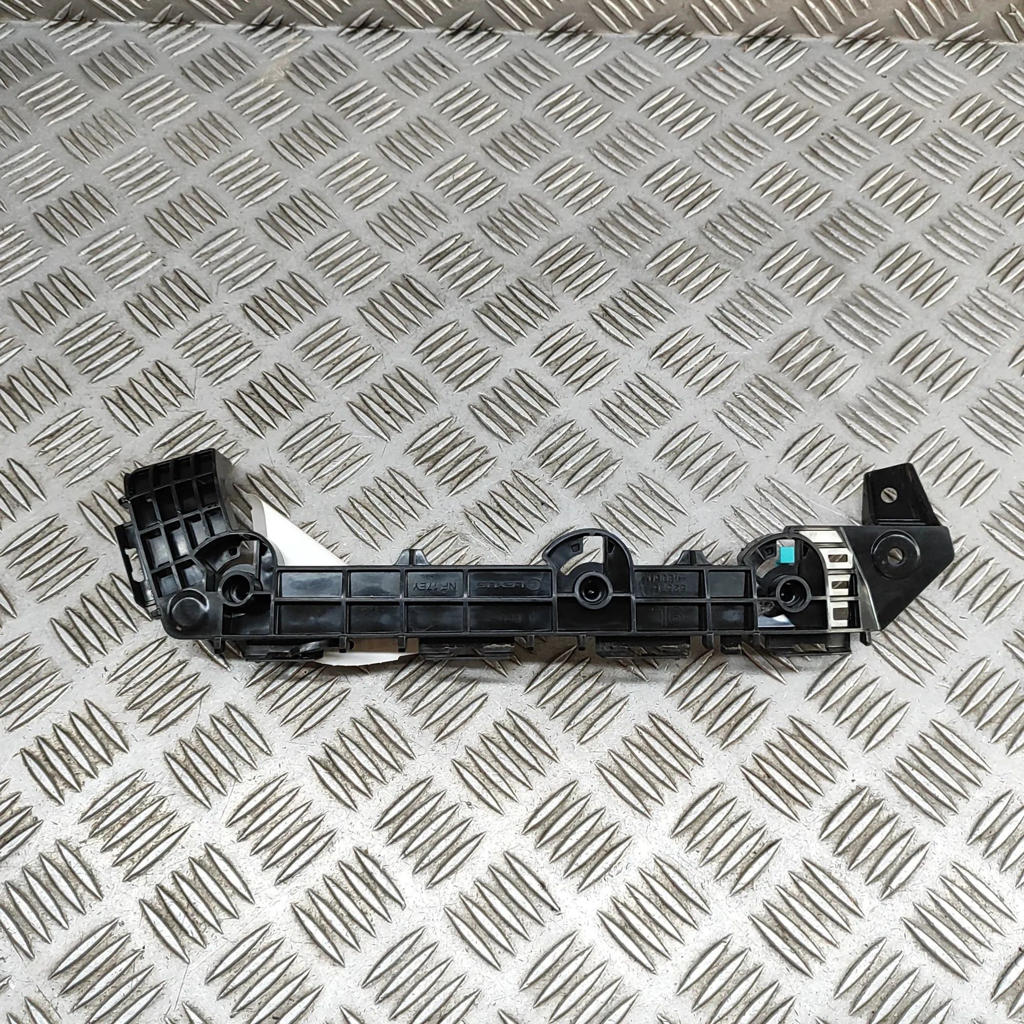 Lexus RX Rear Left Bumper Bracket Rear Left Bumper Bracket — LEXUS RX (_LA1_, _LH...