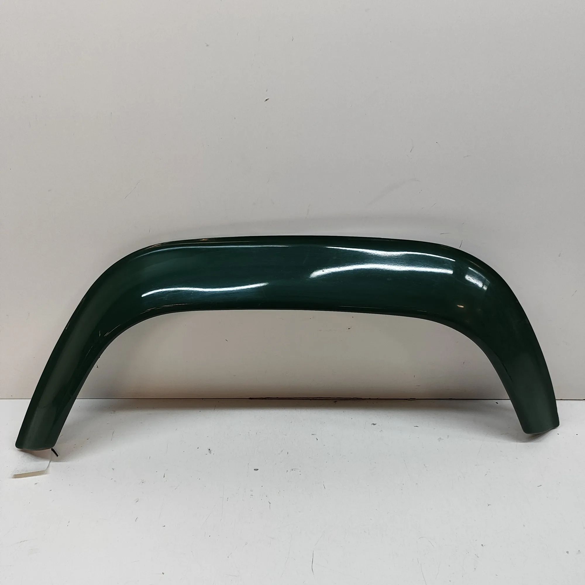 Land Rover Defender Wheel arch trim — rear right Wheel arch trim — rear right — LAND ROVER DEFEN...