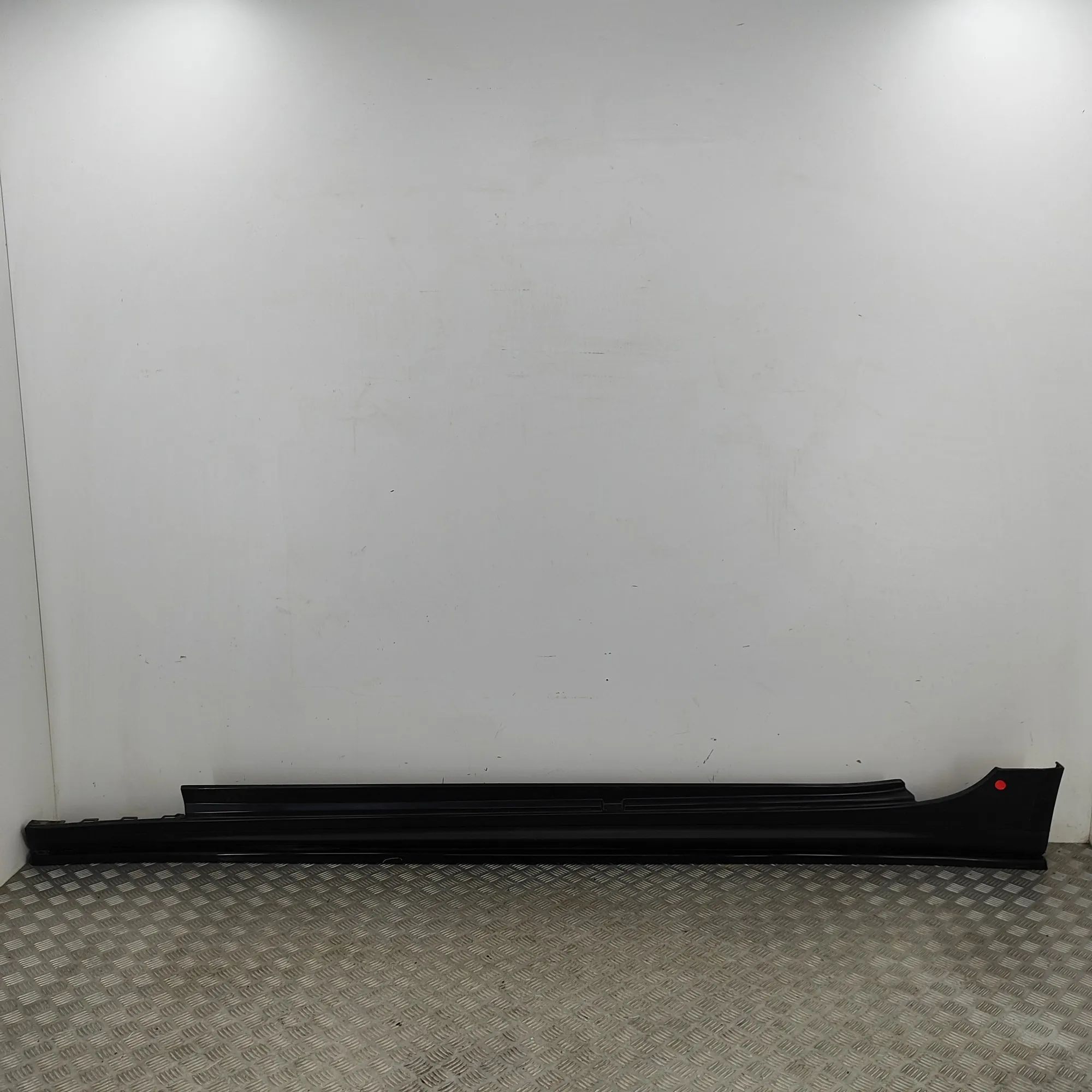 Maserati Quattroporte Left Side Plastic Sideskirt Cover Left Side Plastic Sideskirt Cover — MASERATI QU...