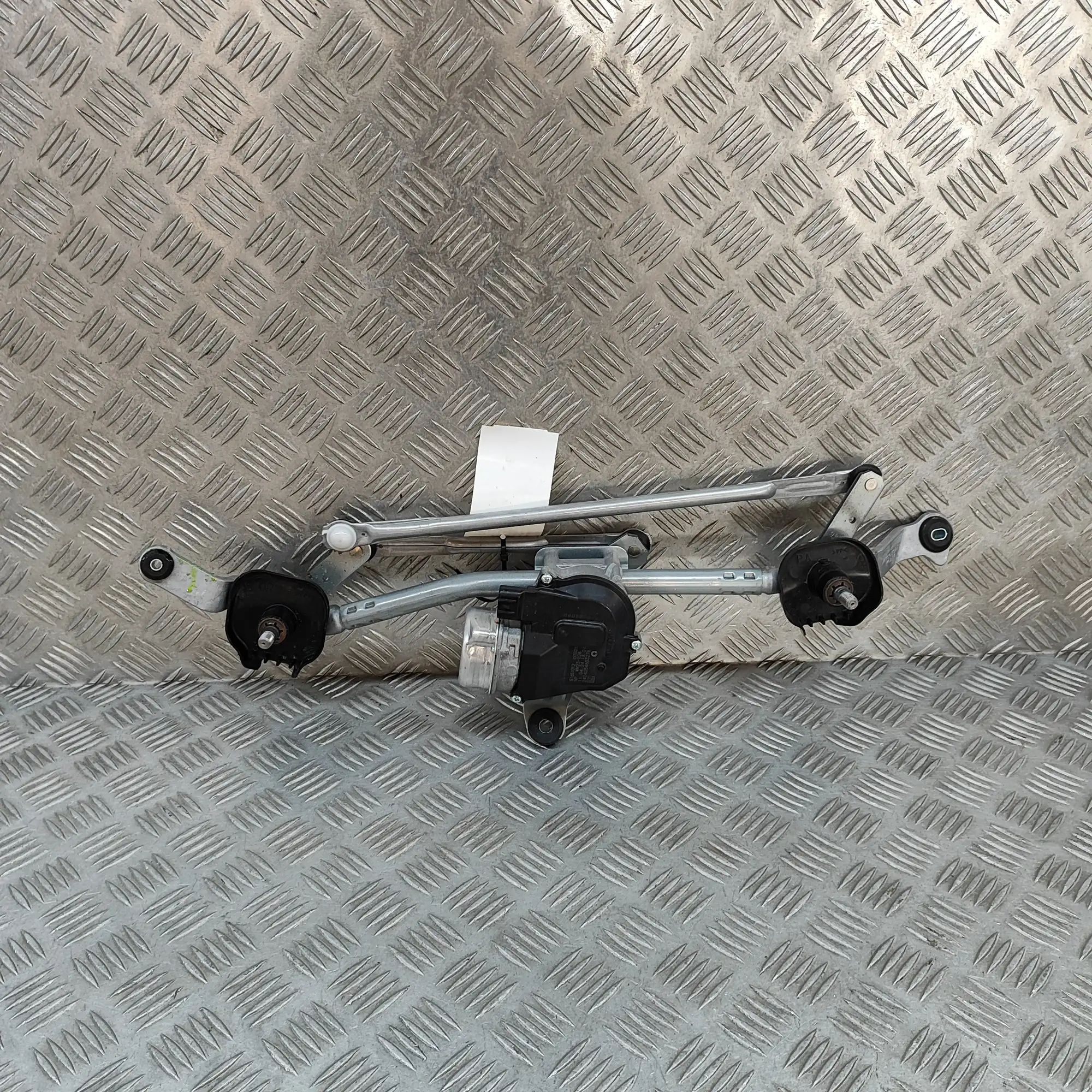 Mazda 3 (BP) Front Windshield Wiper Mechanism Front Windshield Wiper Mechanism — MAZDA CX-3 (...