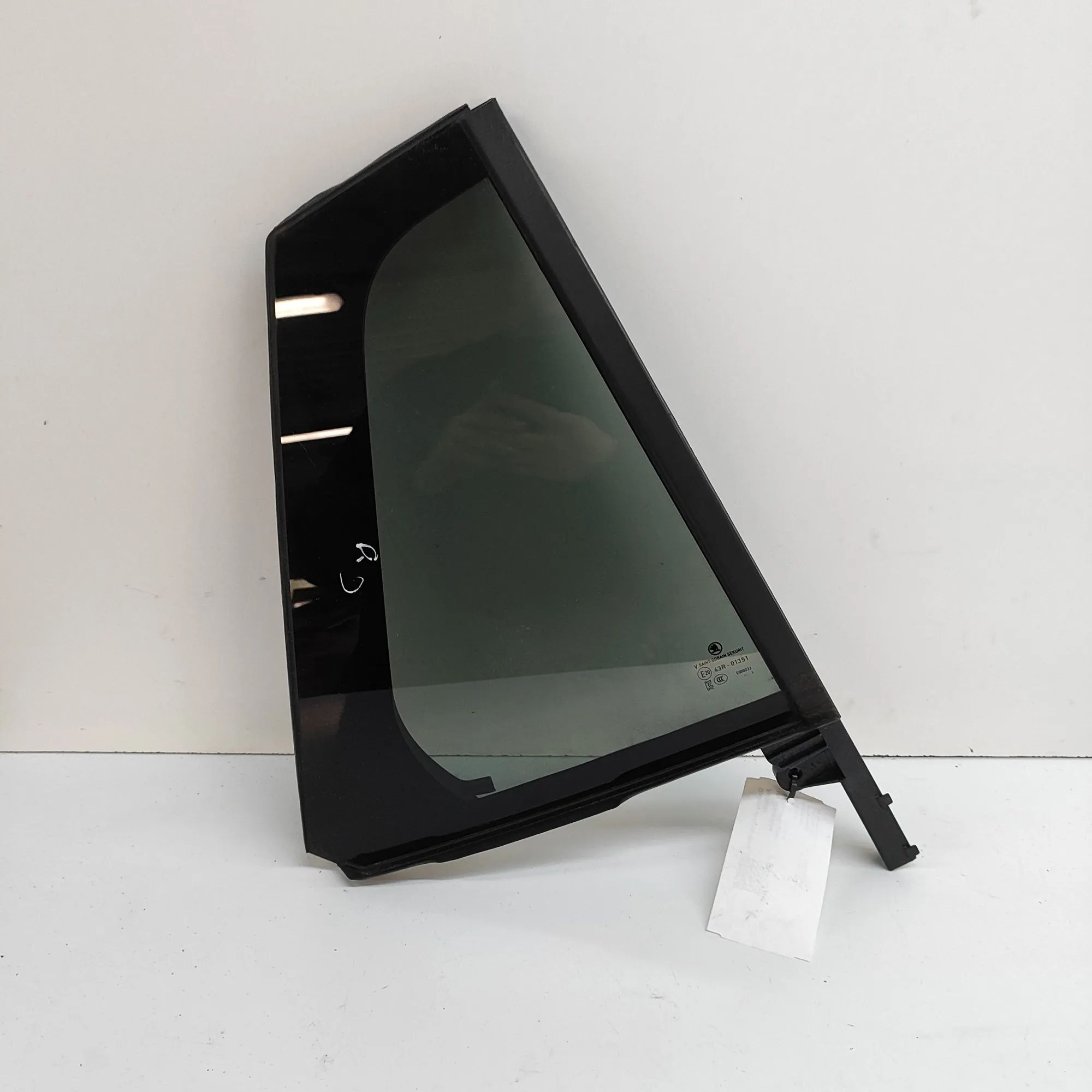 Skoda Enyaq Right rear door window Right rear door window — SKODA ENYAQ (iV SUV 5A...