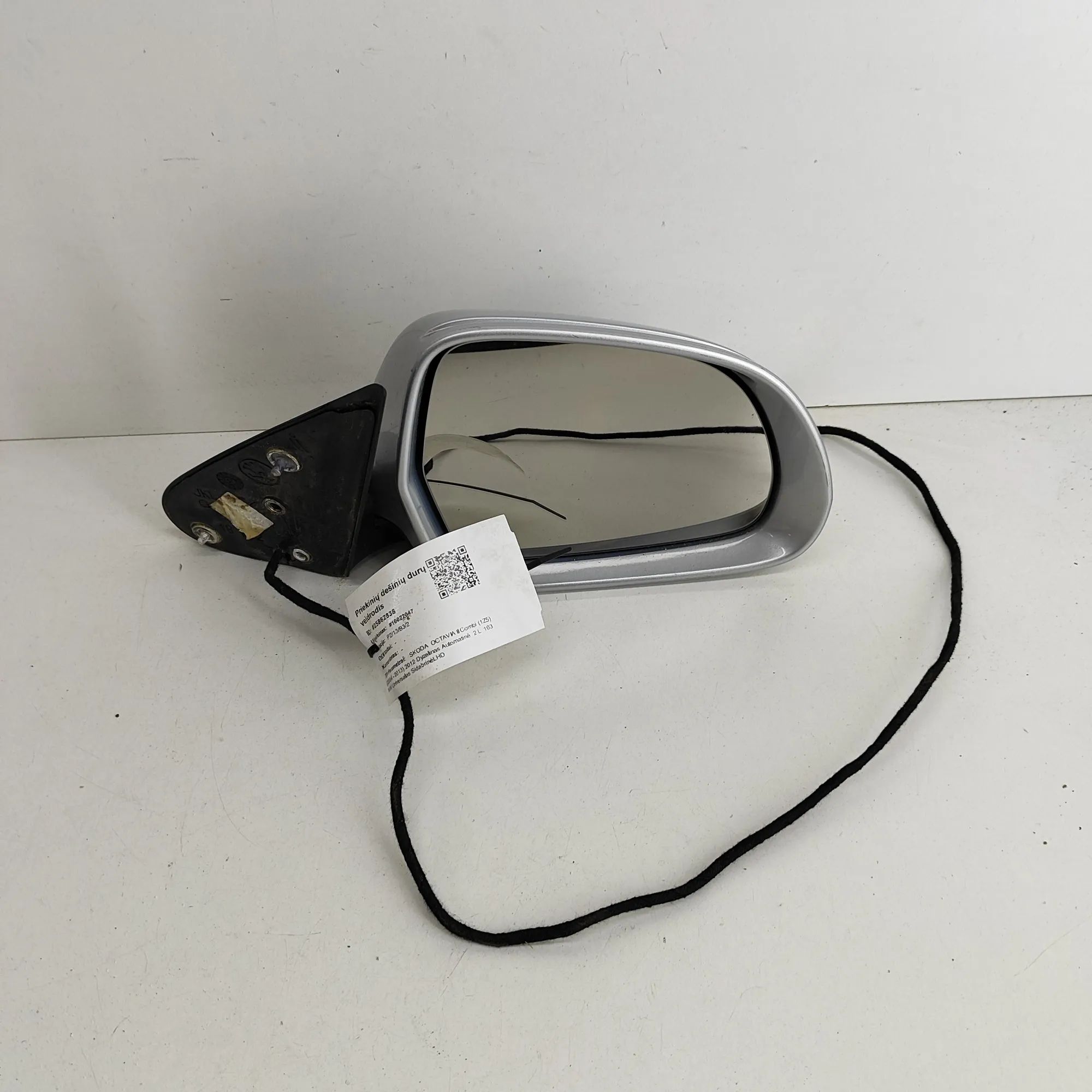 Skoda Octavia Right Side Wing Mirror Right Side Wing Mirror — SKODA OCTAVIA (II Comb...
