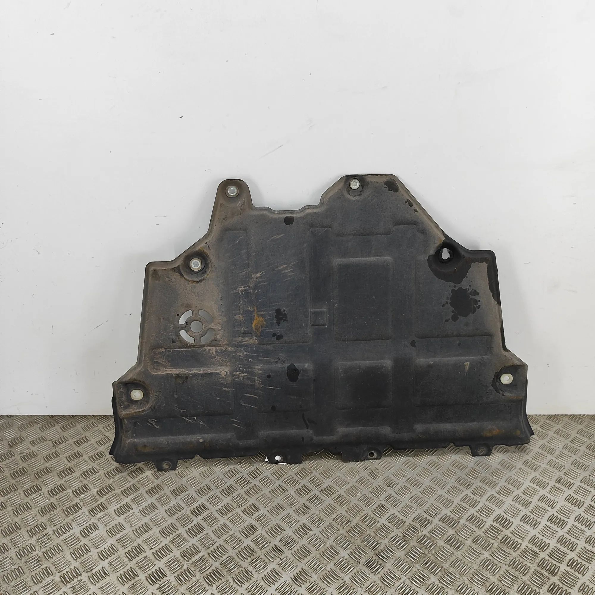 Ssangyong Korando Mootorikate (1.9 TDi) Engine cover — SSANGYONG KORANDO (C300) (2019-....