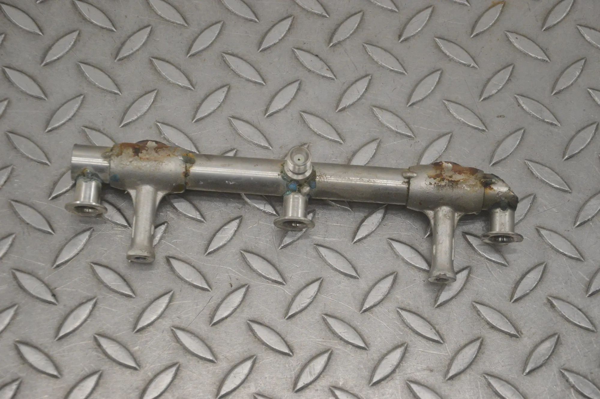 Porsche 911 (991) Fuel Rail Fuel rail — PORSCHE 911 (991) (2011-2020) — 9A2...