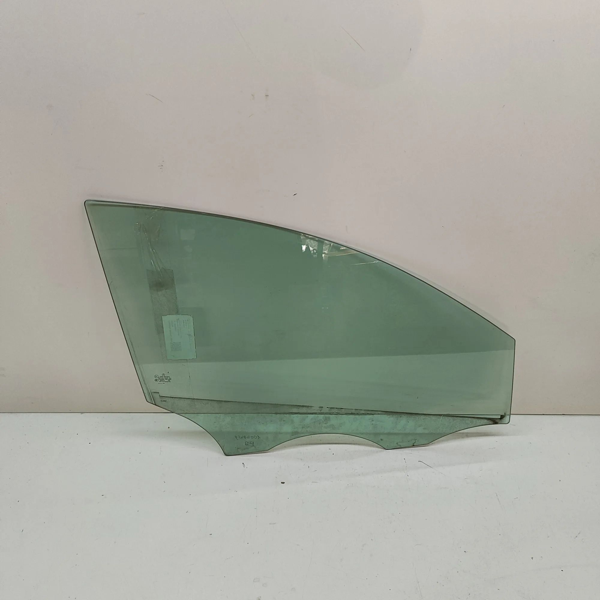 Mercedes-Benz ML / GLE (W166) Front Right Door Window Front Right Door Window — MERCEDES BENZ GLE (Co...