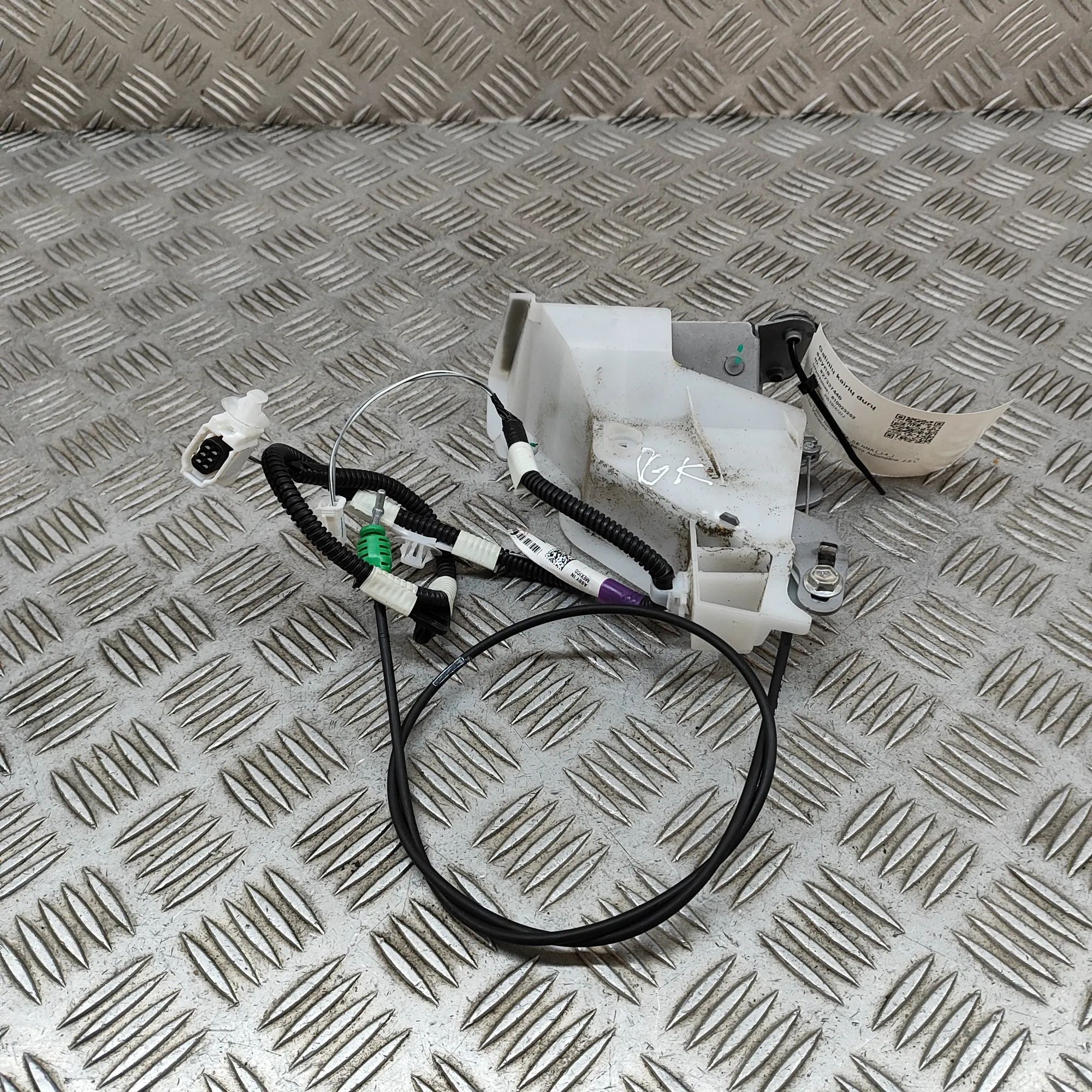 Toyota Sienna Door lock — rear left Door lock — rear left — TOYOTA SIENNA (_L4_) (2...