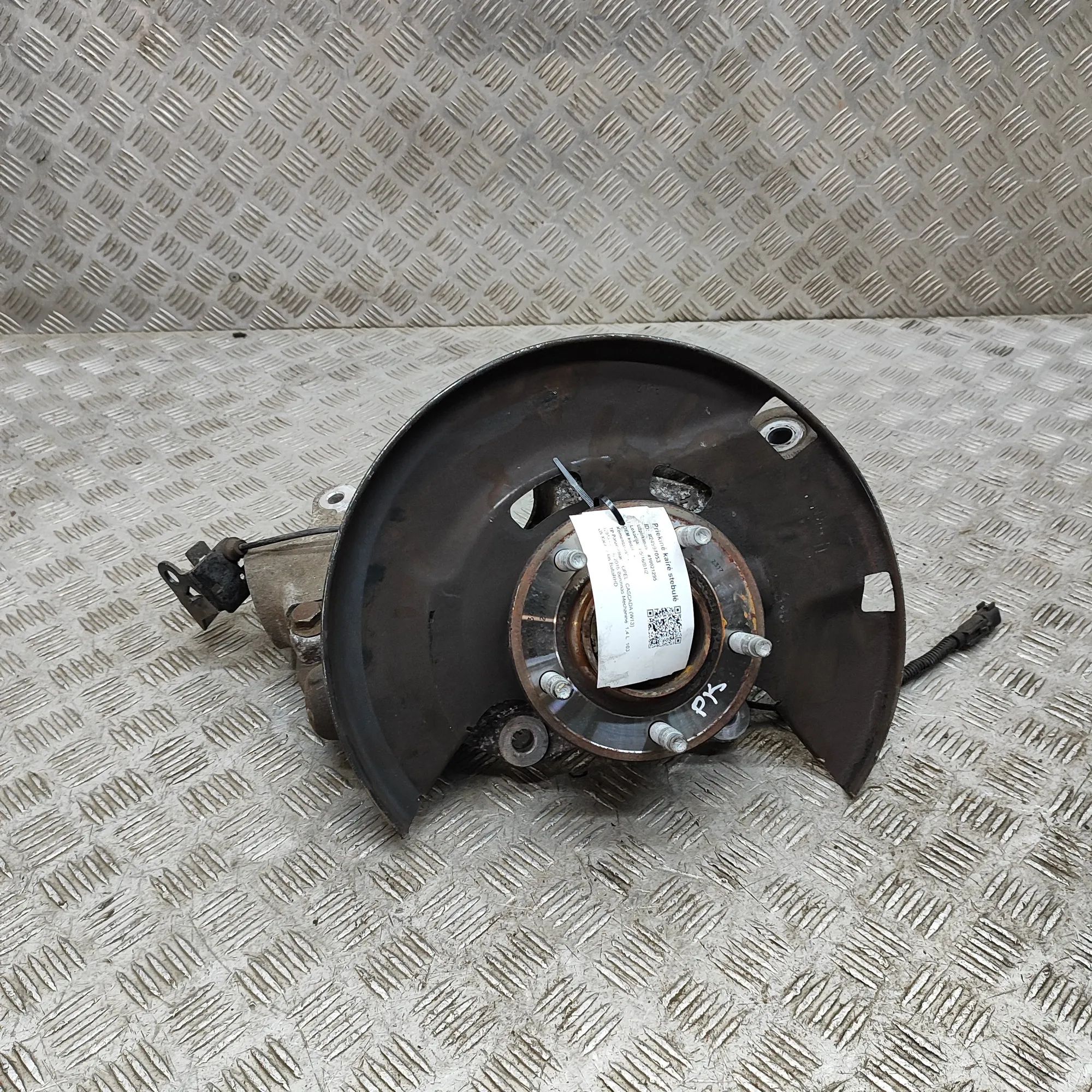 Opel Cascada Front Left Wheel Hub Front Left Wheel Hub — OPEL CASCADA (W13) (2013...