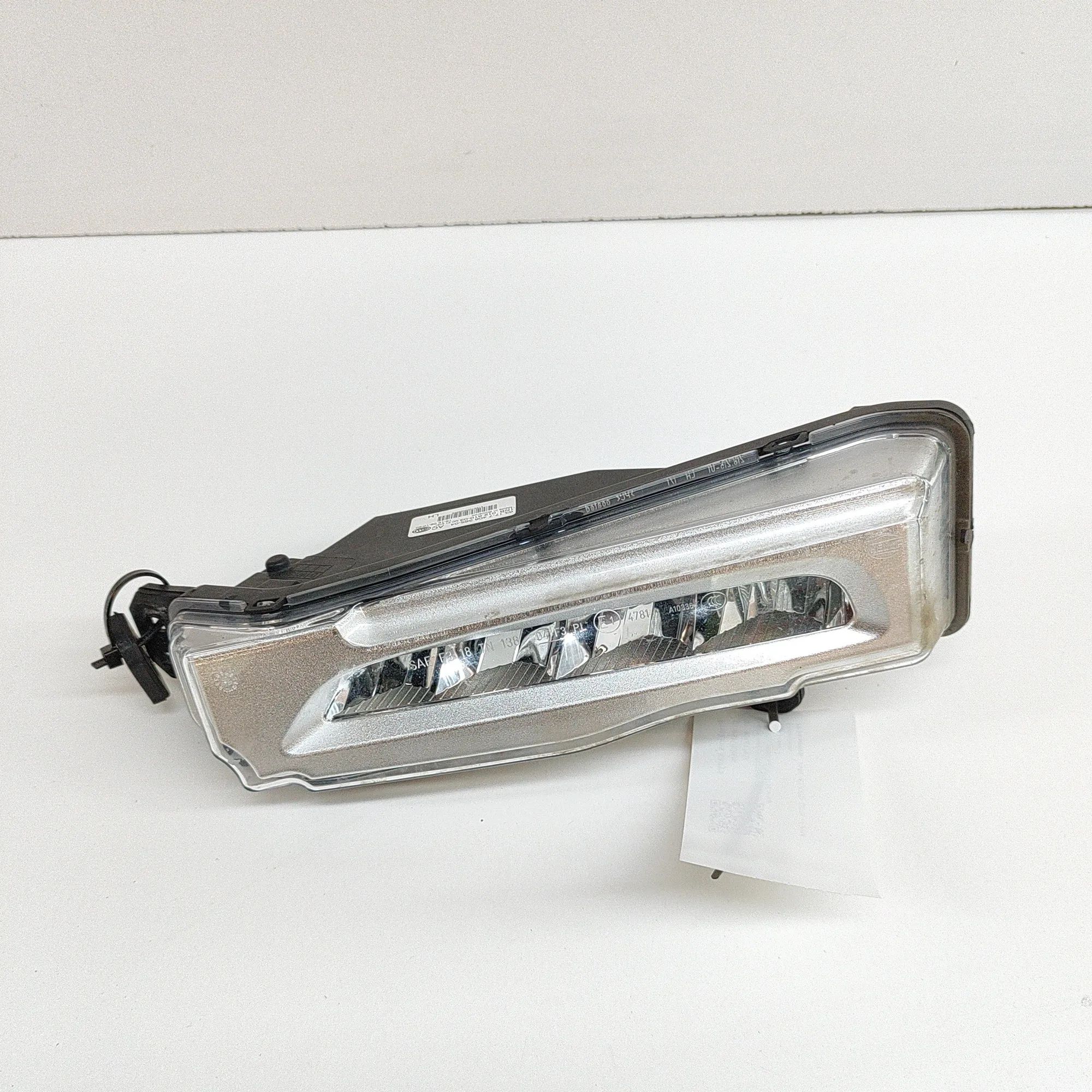BMW X5 (F15) Front Left Fog Light Front Left Fog Light — BMW X5 (G05) (2018-...) ...