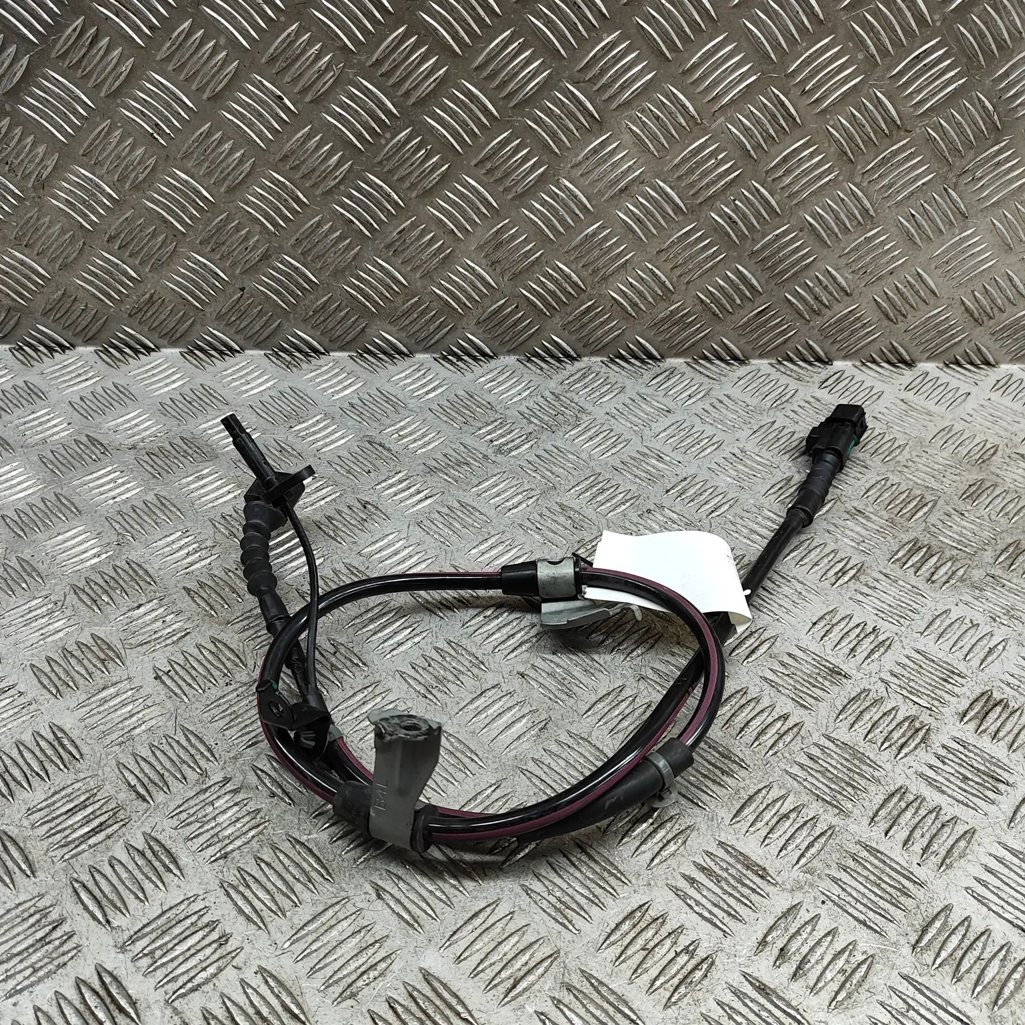 Honda CR-V ABS sensor — rear left ABS sensor — rear left — HONDA CR-V (VI RS_, RY...