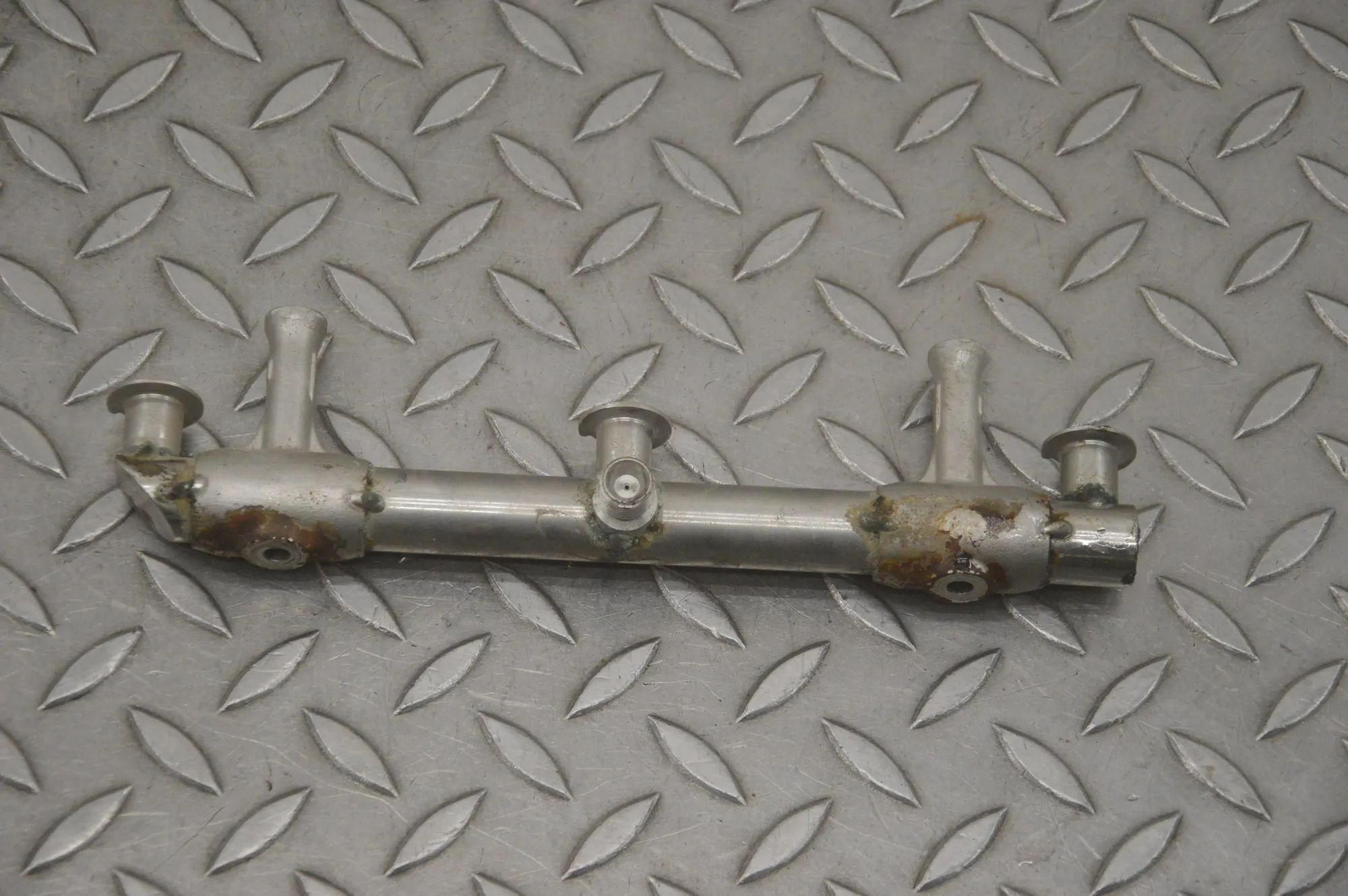 Porsche 911 (991) Fuel Rail Fuel rail — PORSCHE 911 (991) (2011-2020) — 9A2...