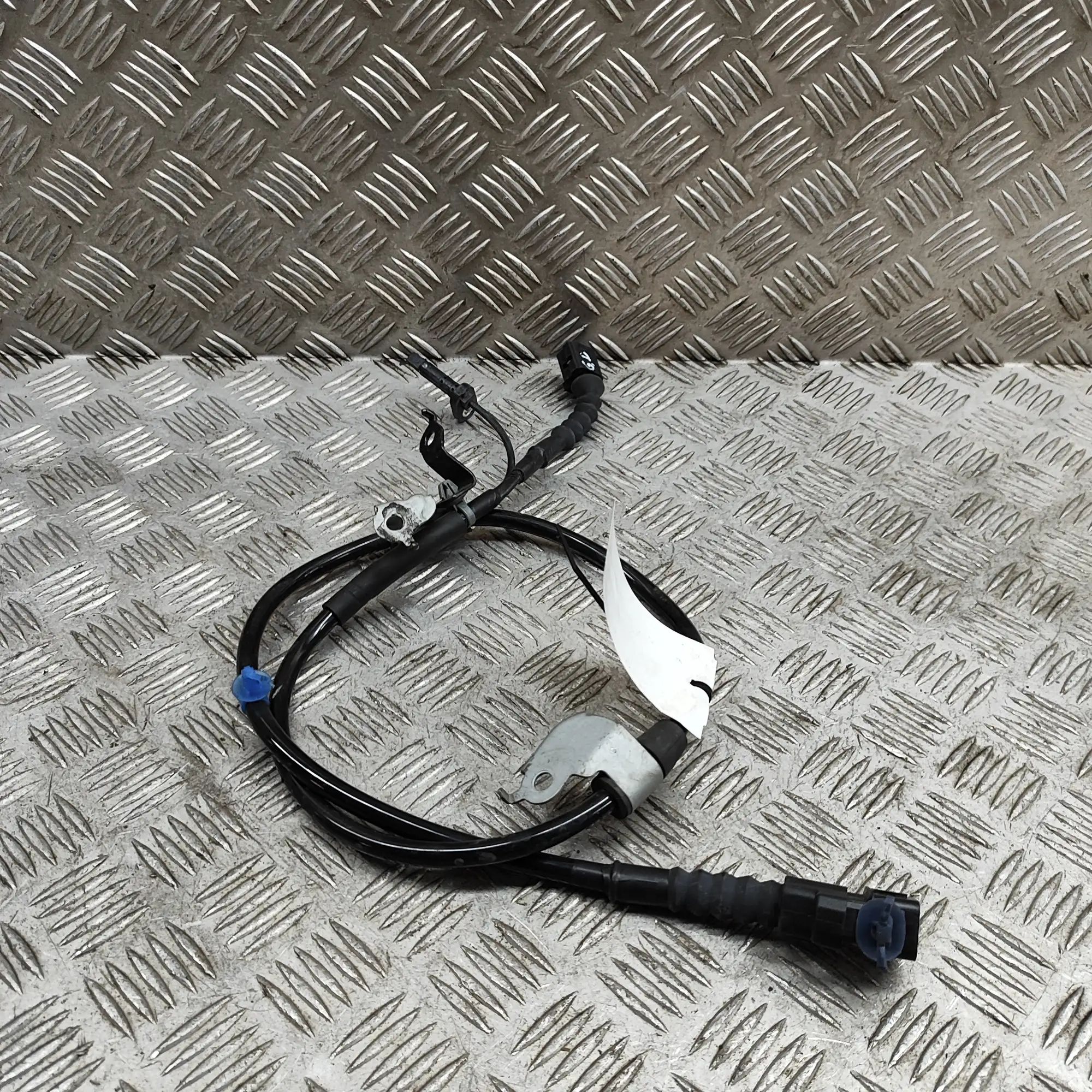 Honda CR-V ABS sensor — rear right ABS sensor — rear right — HONDA CR-V (VI RS_, R...