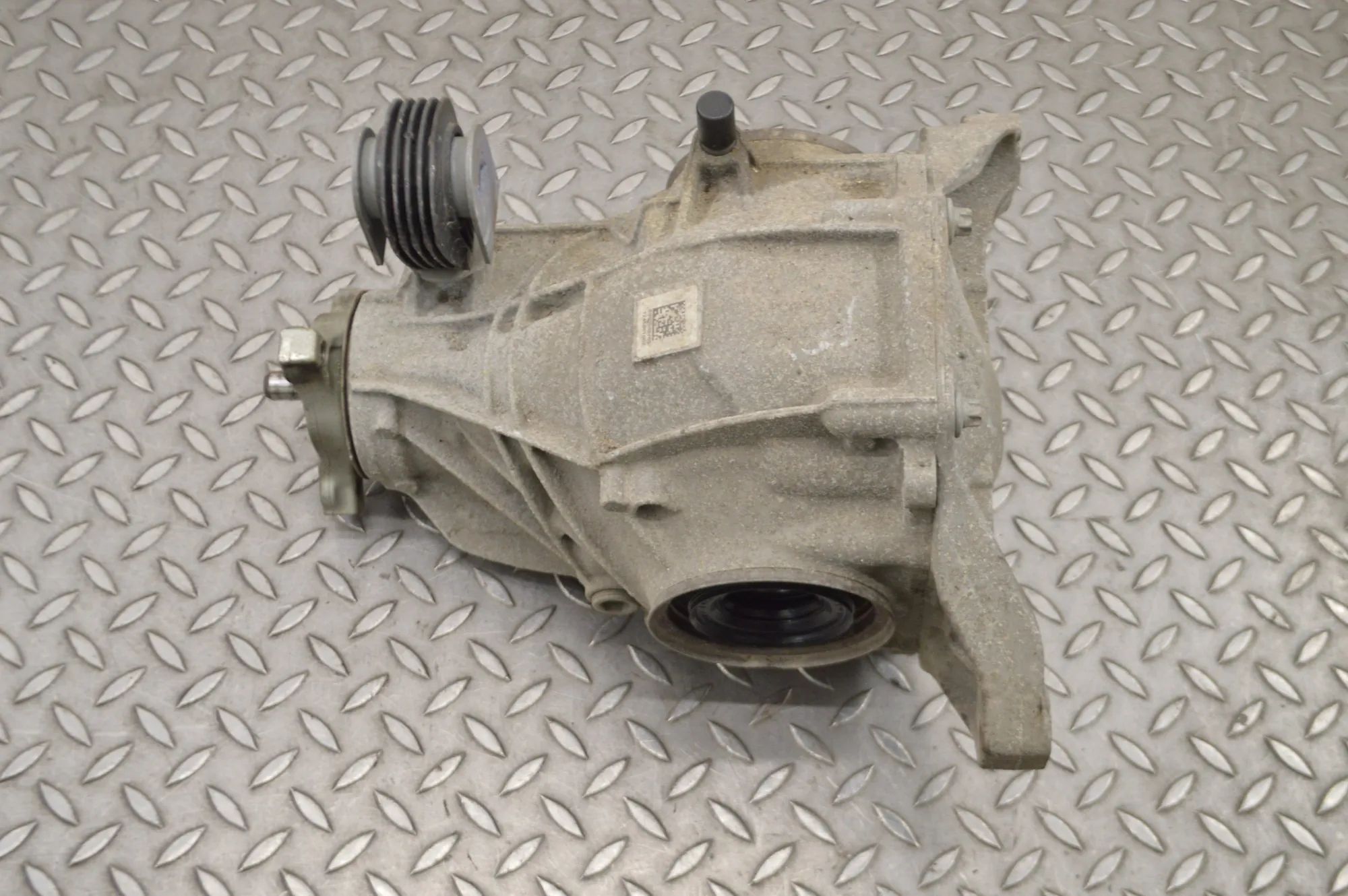 Mercedes-Benz A (W176) задний редуктор Rear differential — MERCEDES BENZ C-CLASS (W205...